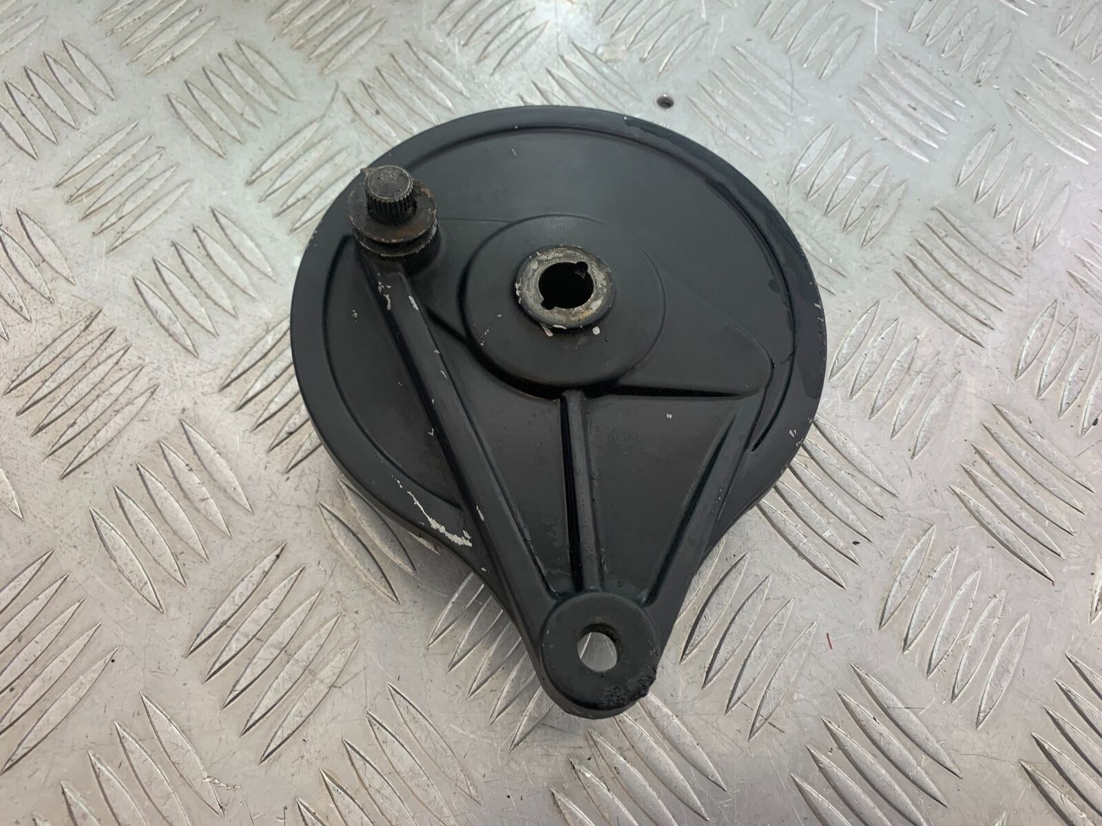 HERALD CLASSIC 125 REAR BRAKE HUB  YEAR 2014 (CMB1058)