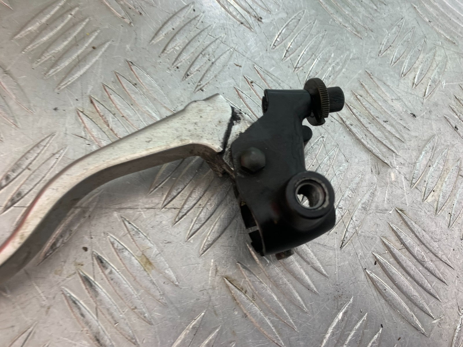 YAMAHA XJ600 XJ 600 DIVERSION CLUTCH LEVER AND BRACKET 1998-2000 (CMB1191)