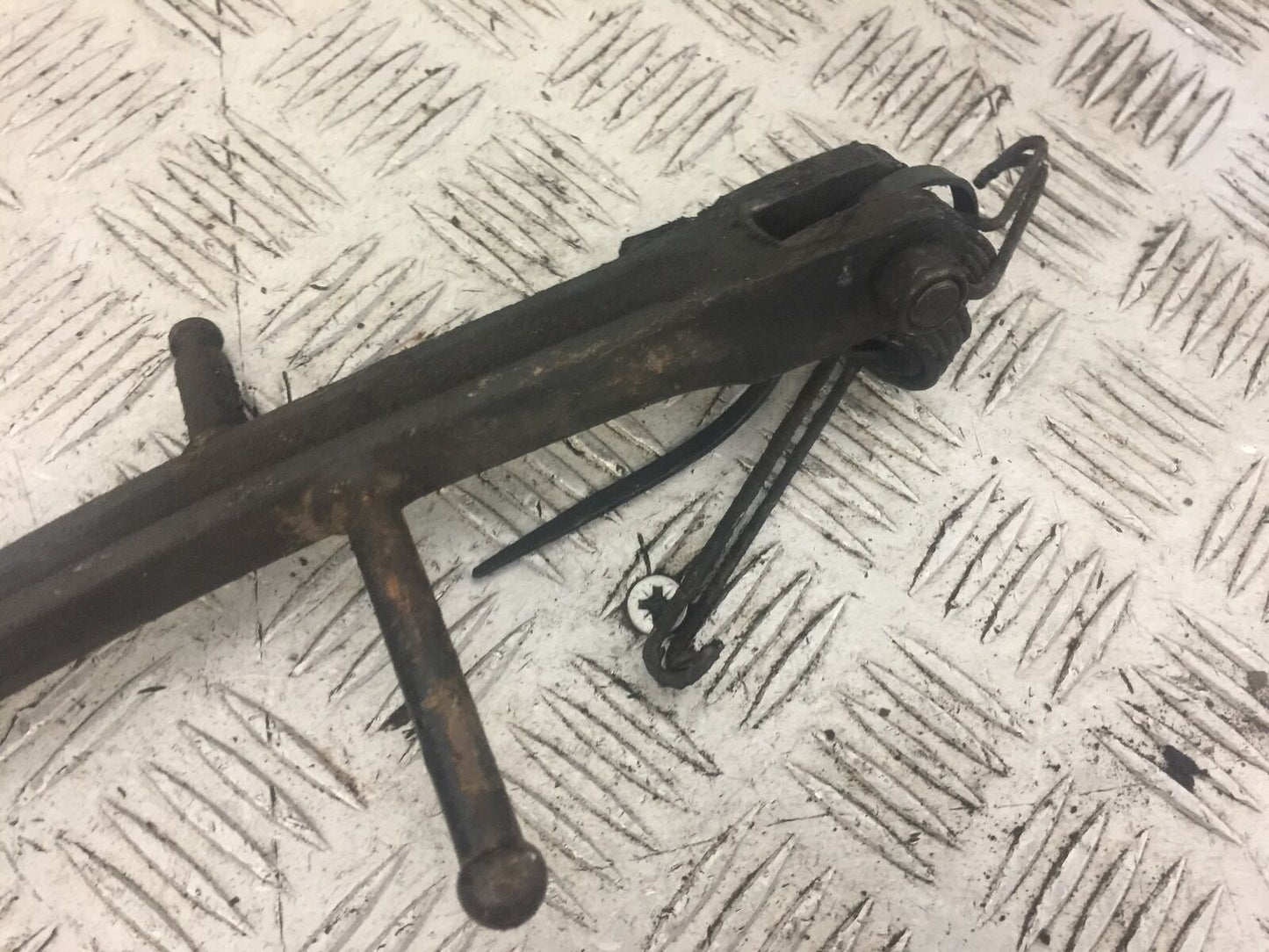 SUZUKI RF600 RF 600 SIDE STAND  YEAR 1996 (STOCK 679)