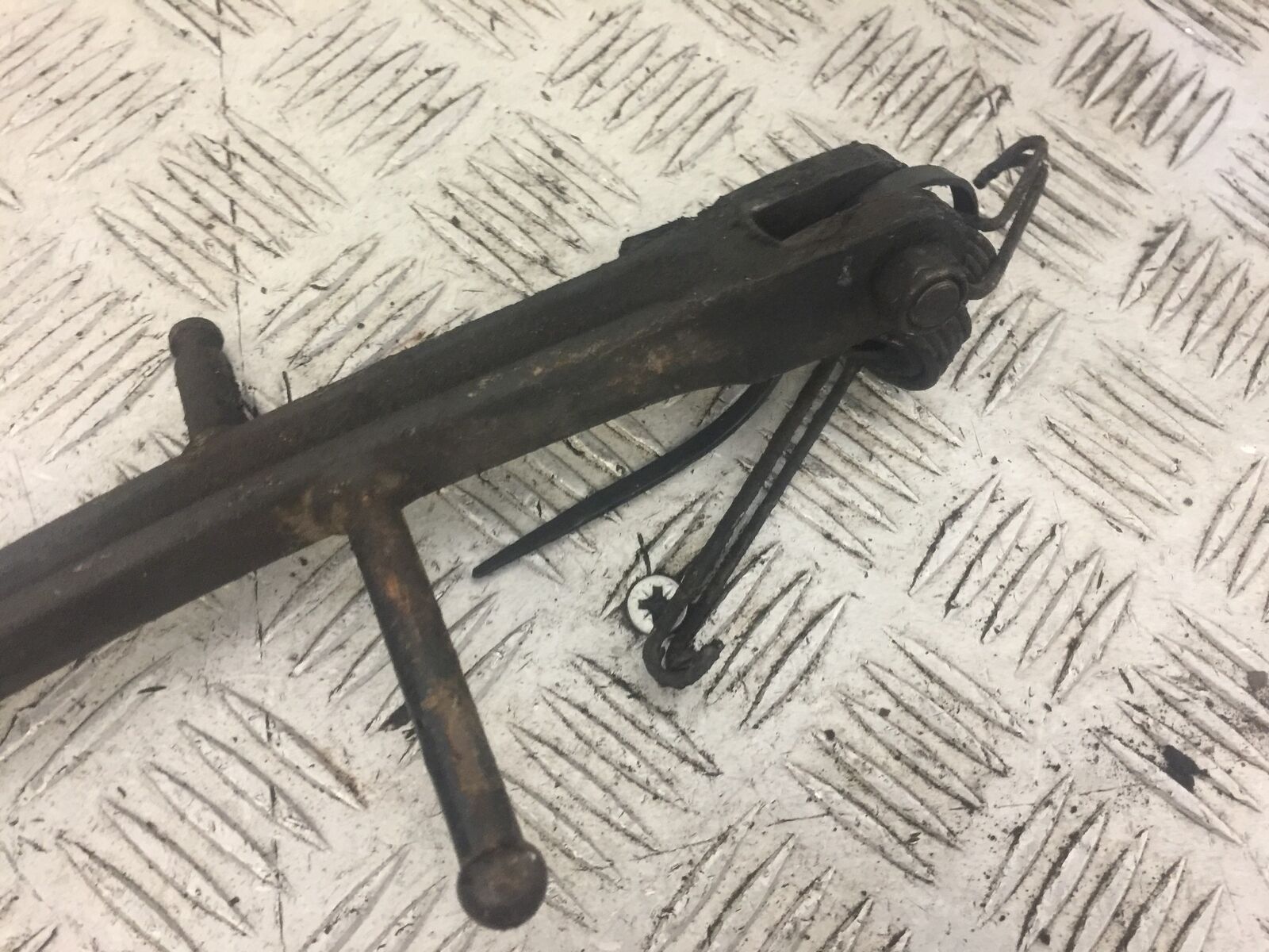 SUZUKI RF600 RF 600 SIDE STAND  YEAR 1996 (STOCK 679)