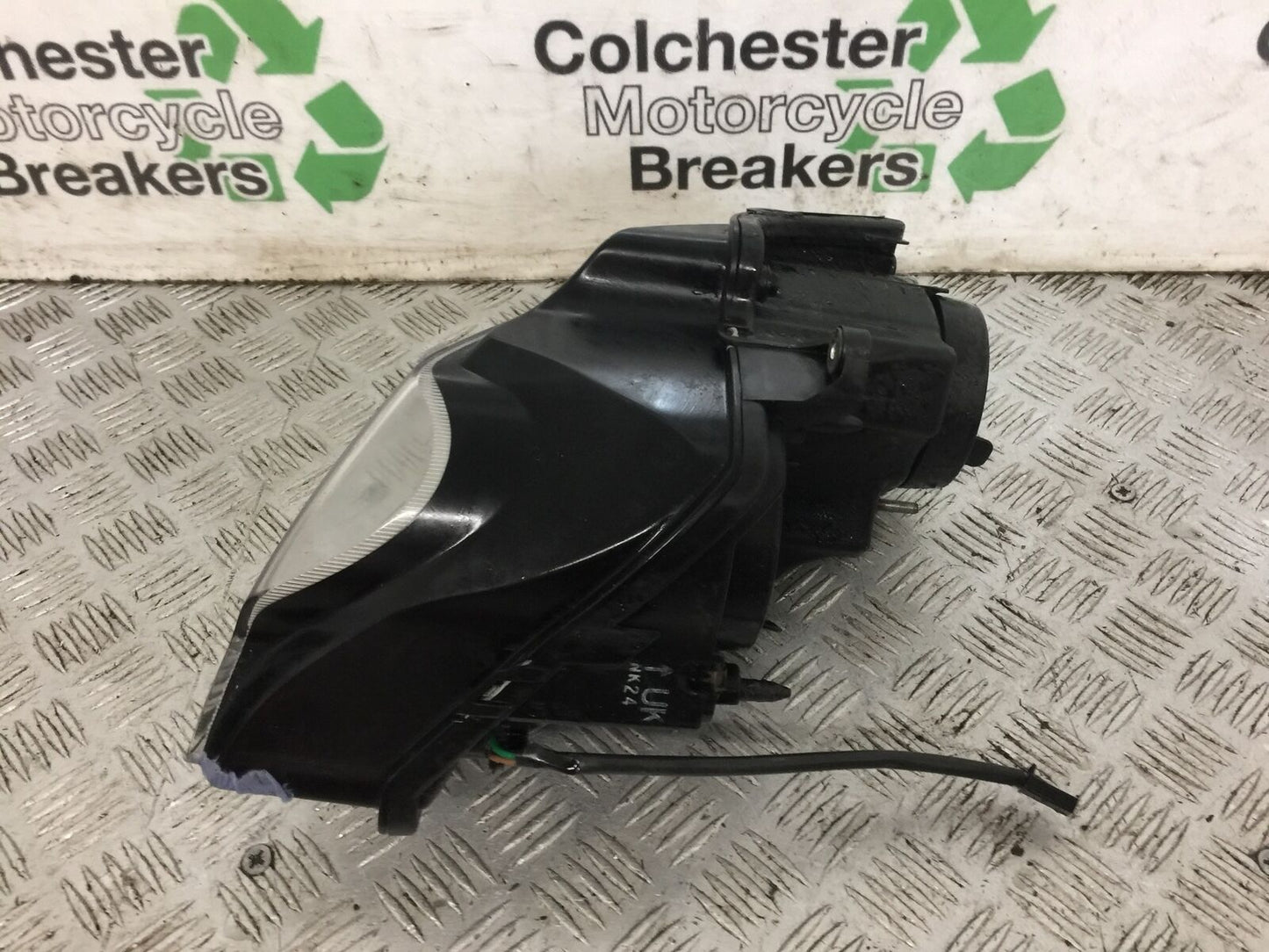 HONDA VFR800 VFR 800 V TEC RIGHT HEADLIGHT  YEAR 2002 (STOCK 785)