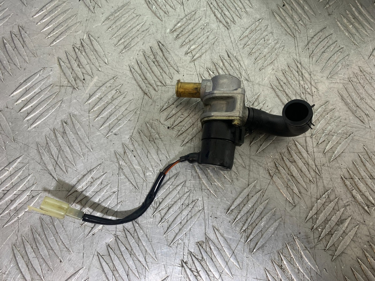 TRIUMPH 1050 SPEED TRIPLE AIR VALVE YEAR 2005-2007 (CMB1322)