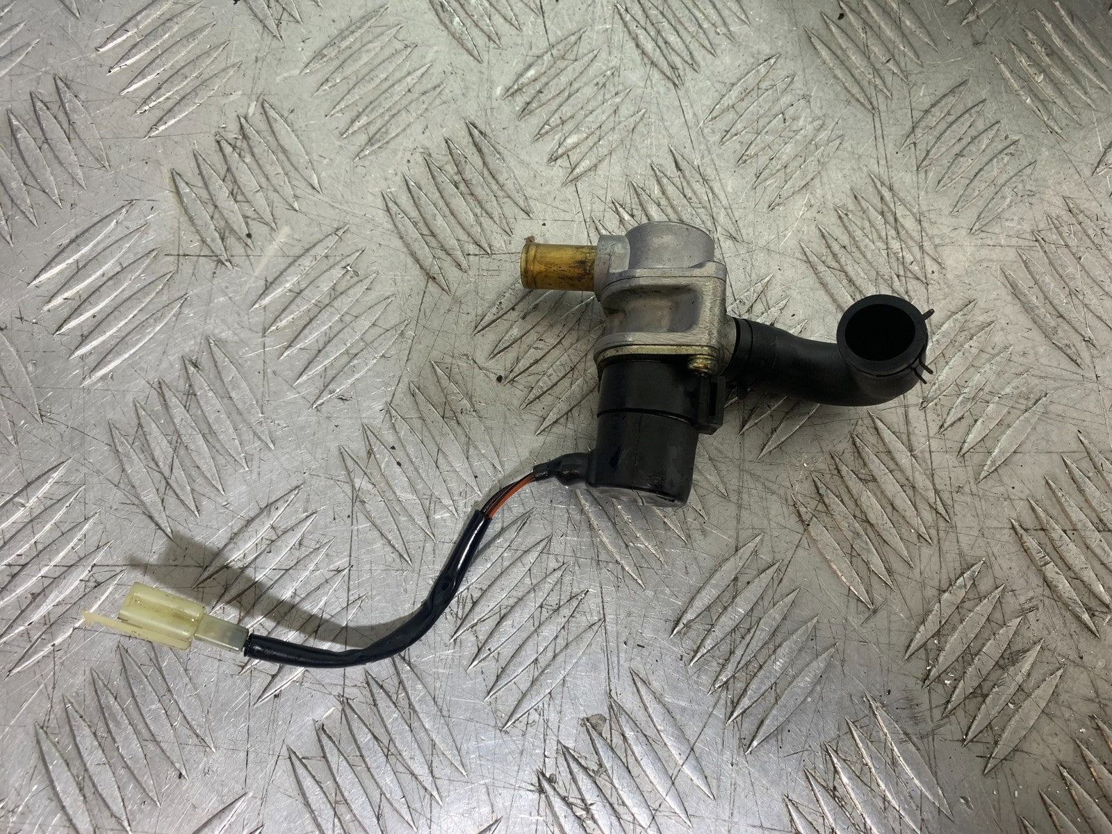 TRIUMPH 1050 SPEED TRIPLE AIR VALVE YEAR 2005-2007 (CMB1322)