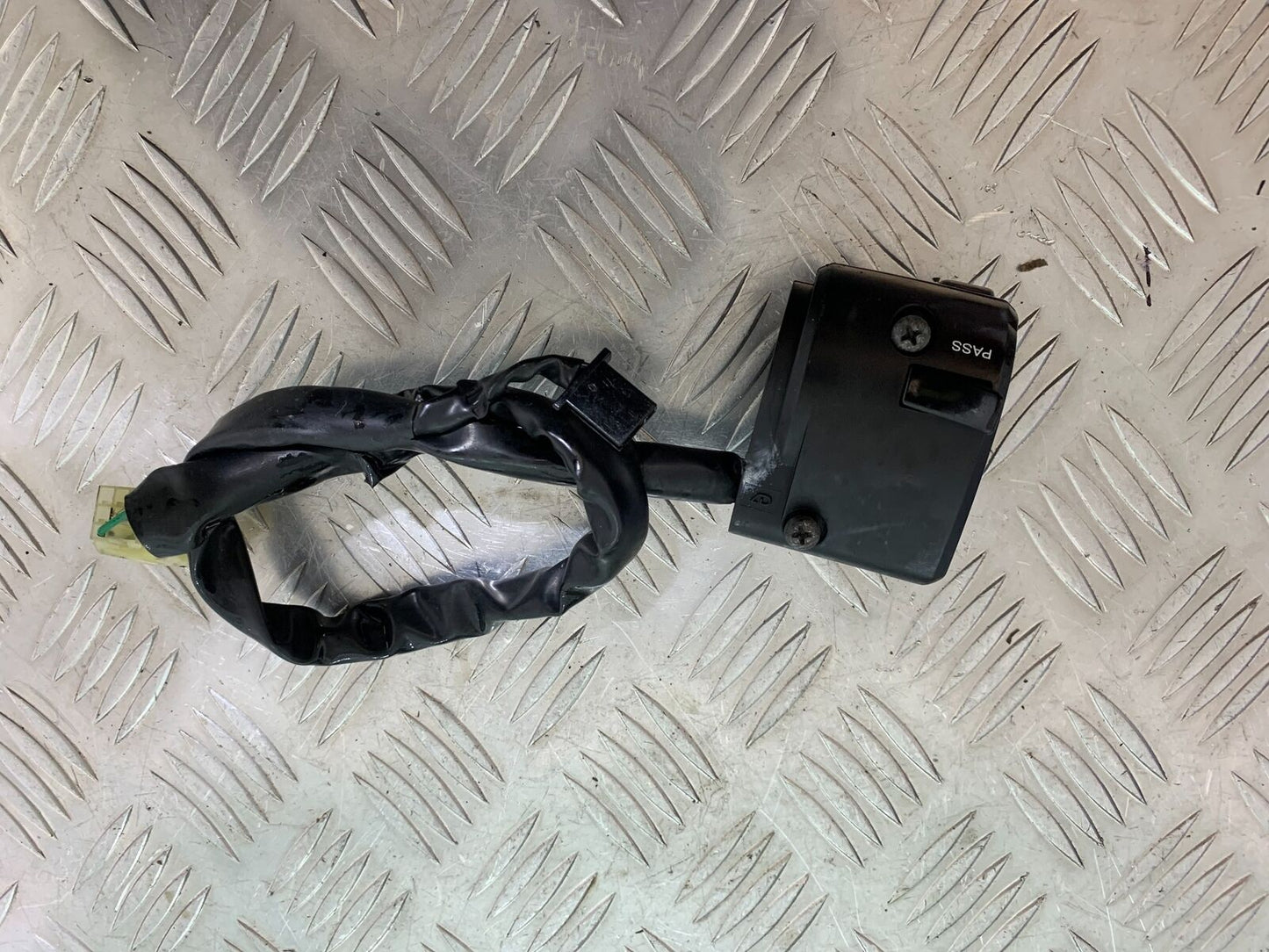 KAWASAKI NINJA 650 LEFT SWITCH GEAR  YEAR 2017-2019 (CMB1018)