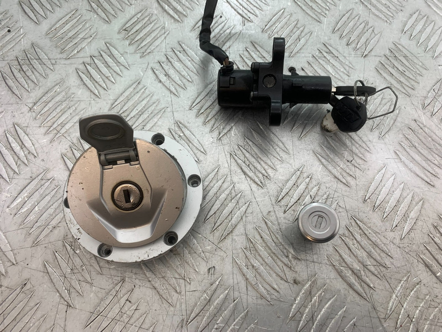 KTM 390 ADVENTURE LOCKS AND KEY  YEAR 2020-24 (CMB1240)