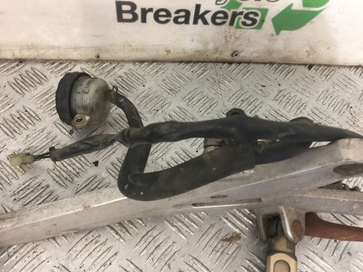 HONDA CB600 CB 600 HORNET RIGHT HANGER  YEAR 1999-02 (STOCK 865)