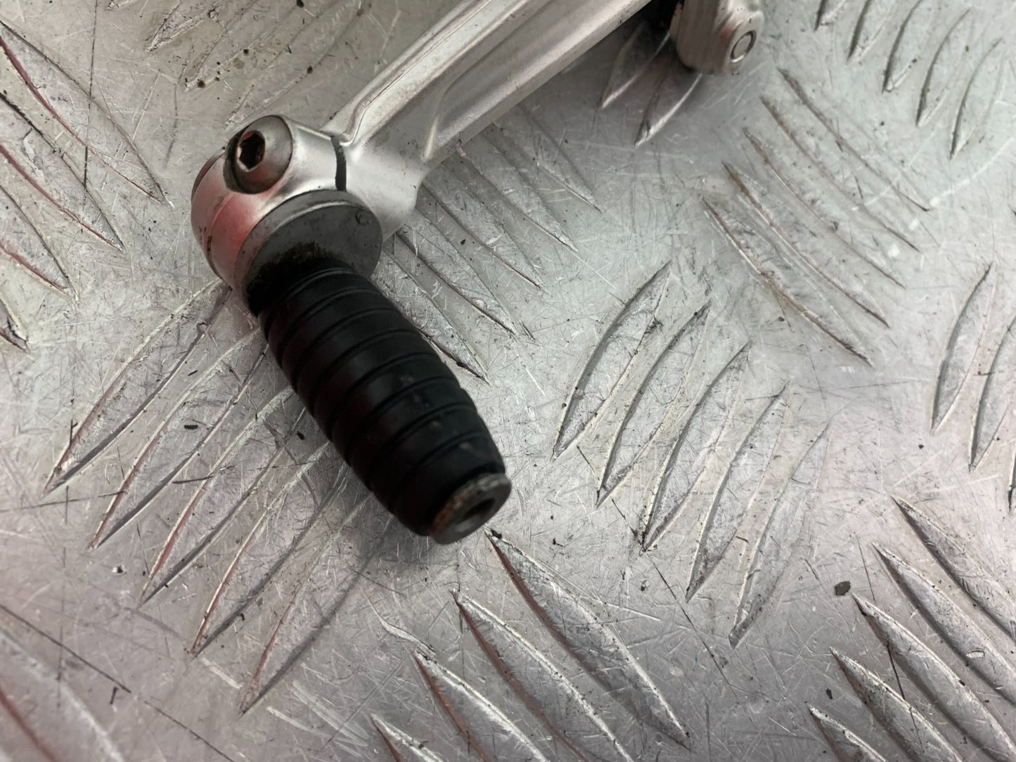 APRILIA TUONO 1000 V4R FRONT LEFT HANGER PEG LEVER  YEAR 2011-13  (CMB1331)