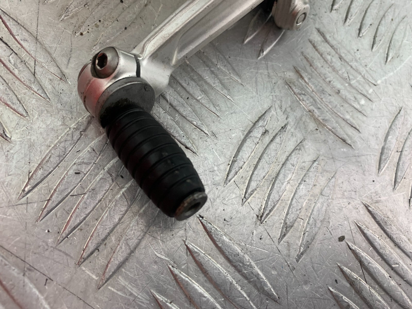 APRILIA TUONO 1000 V4R FRONT LEFT HANGER PEG LEVER  YEAR 2011-13  (CMB1331)