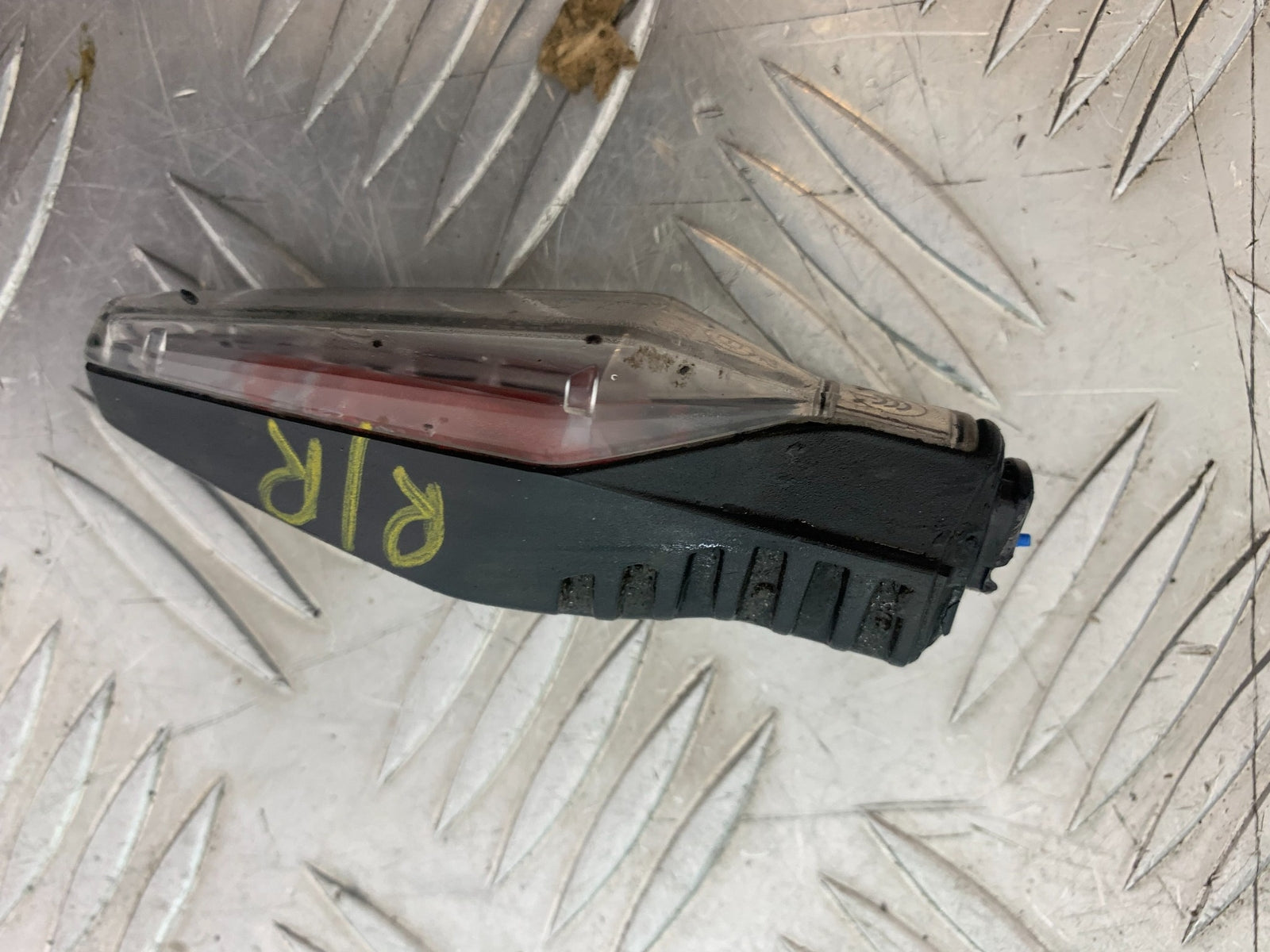 BMW M1000 R RIGHT REAR INDICATOR (DAMAGED)  YEAR 2023-2024 (CMB1140)