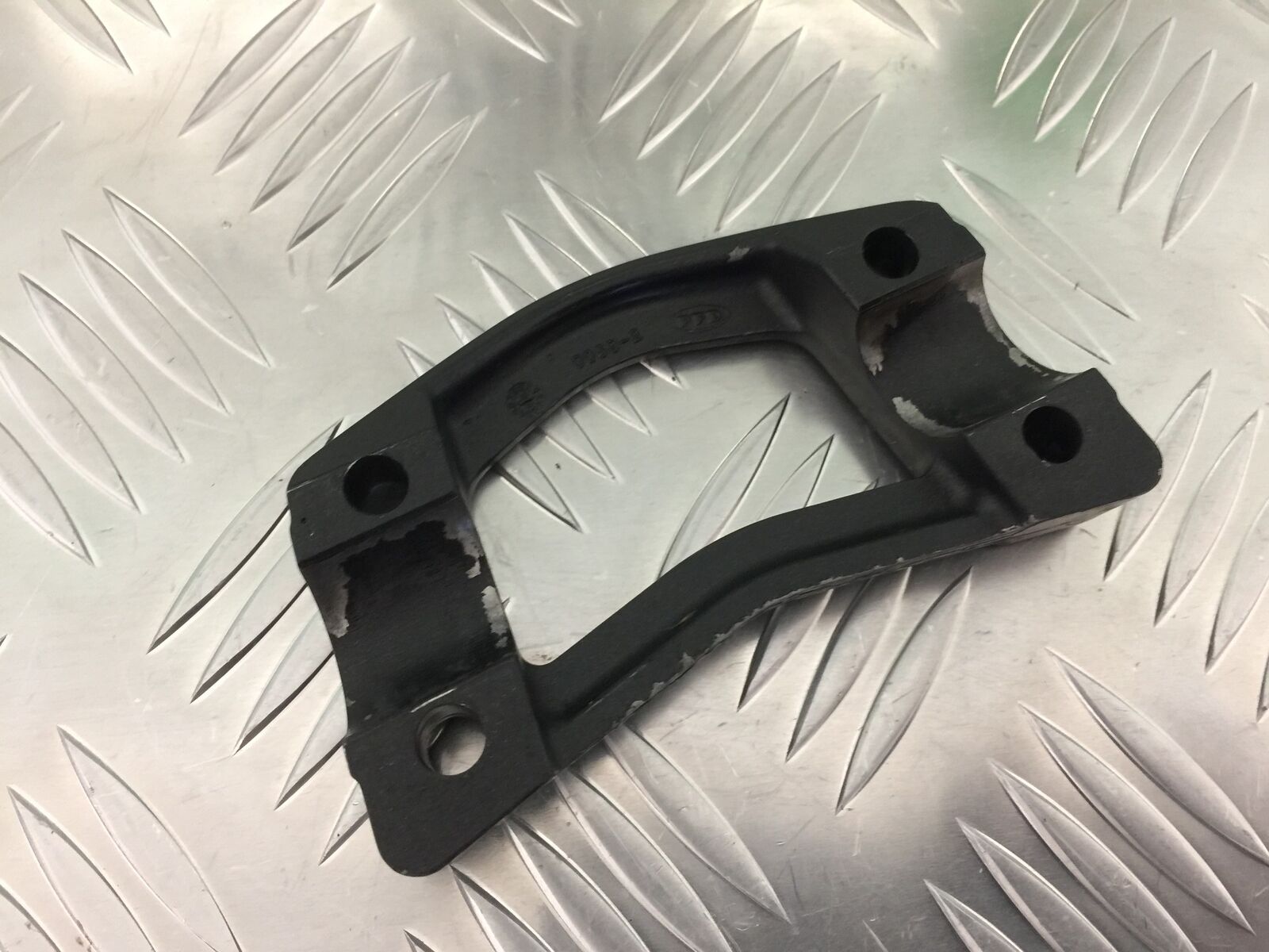 KAWASAKI ER6 N HANDLEBAR CLAMP   YEAR 2009-2011  (STOCK 928)