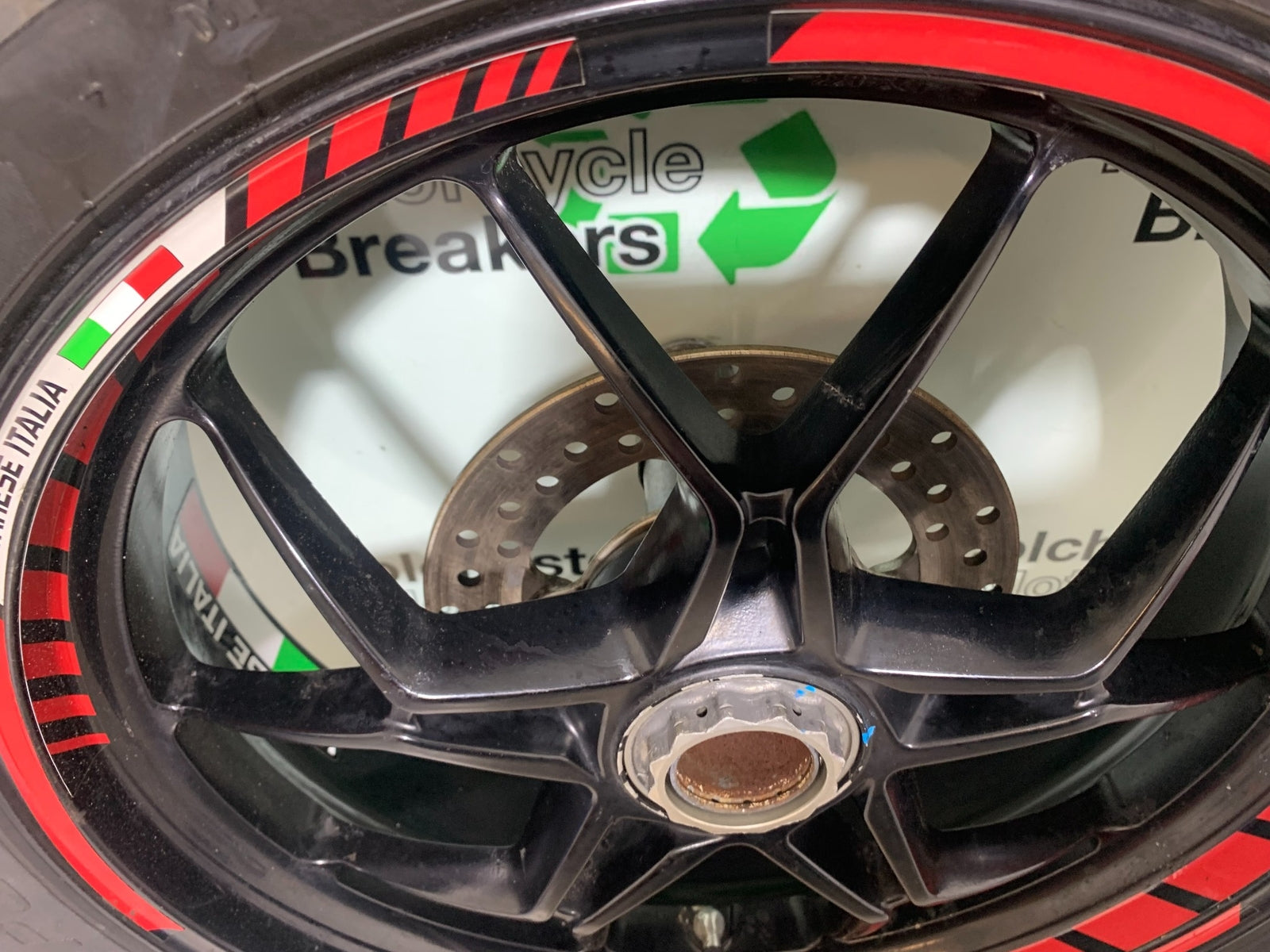 MV AGUSTA 800 F3 REAR WHEEL  YEAR 2013-2016 (CMB1152)