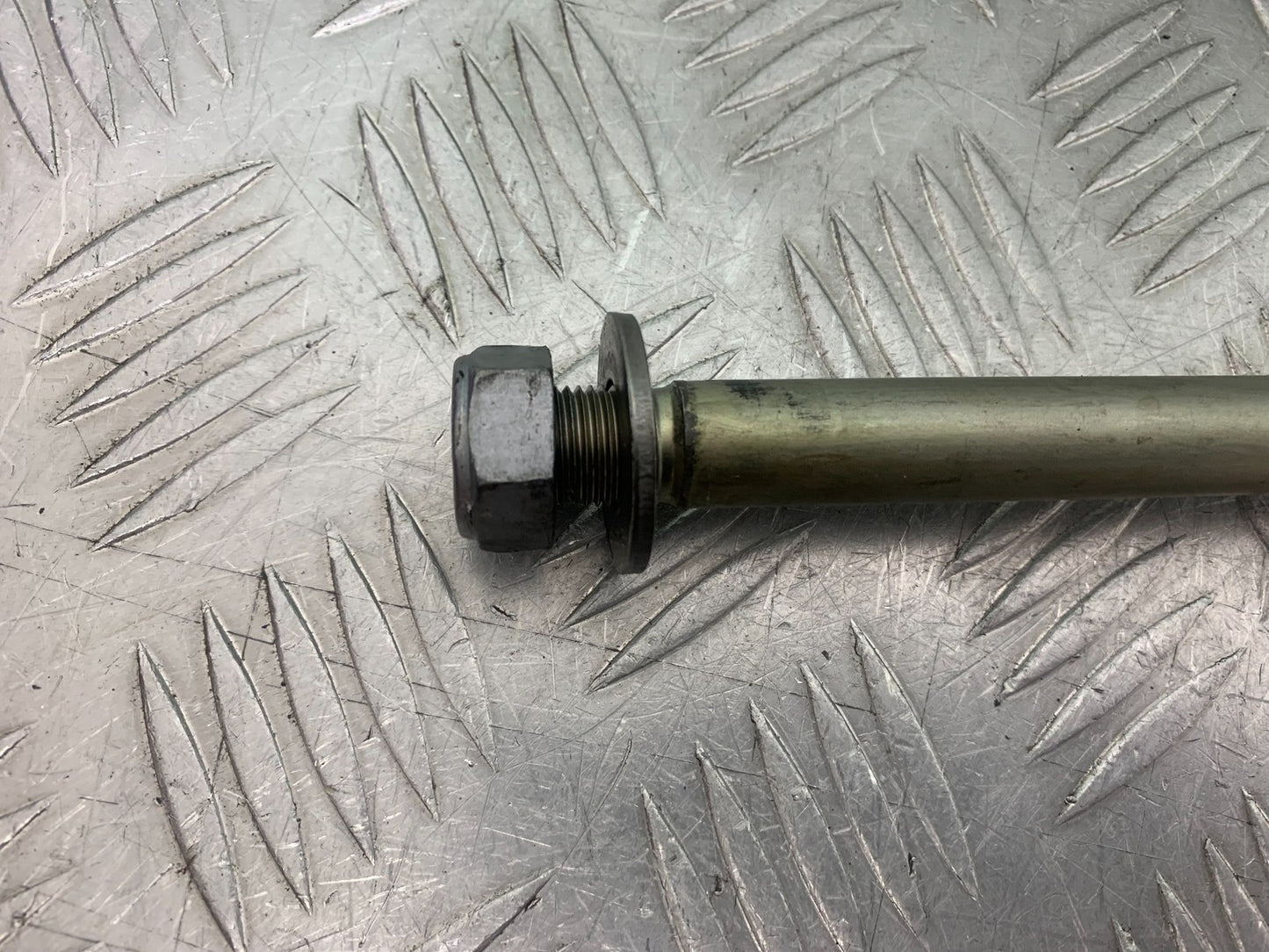 TRIUMPH 675 STREET TRIPLE RX SWINGARM SPINDLE  2015- 2017 (CMB1299)