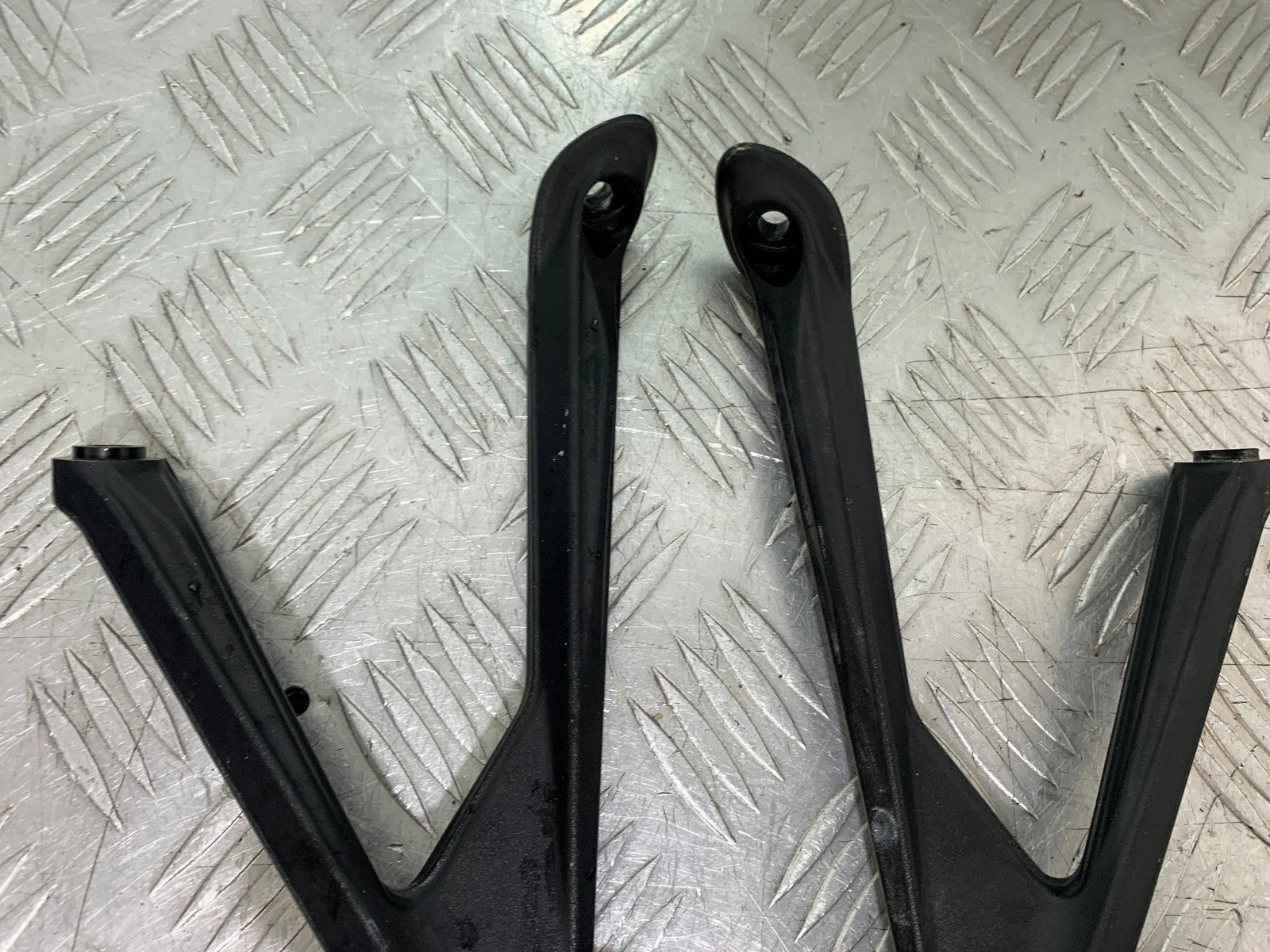 KTM 1290 SUPER DUKE R REAR HANGERS AND PEGS    YEAR 2020-2024 (CMB1272)
