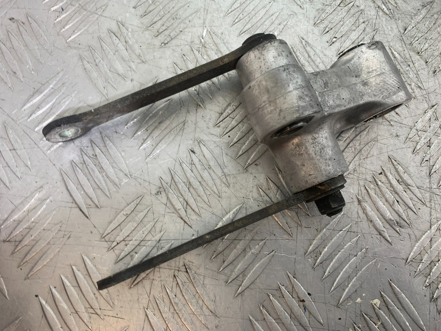 YAMAHA XJ900 XJ 900 DIVERSION REAR SHOCK LINKAGE YEAR 1994-2002 (CMB1292)