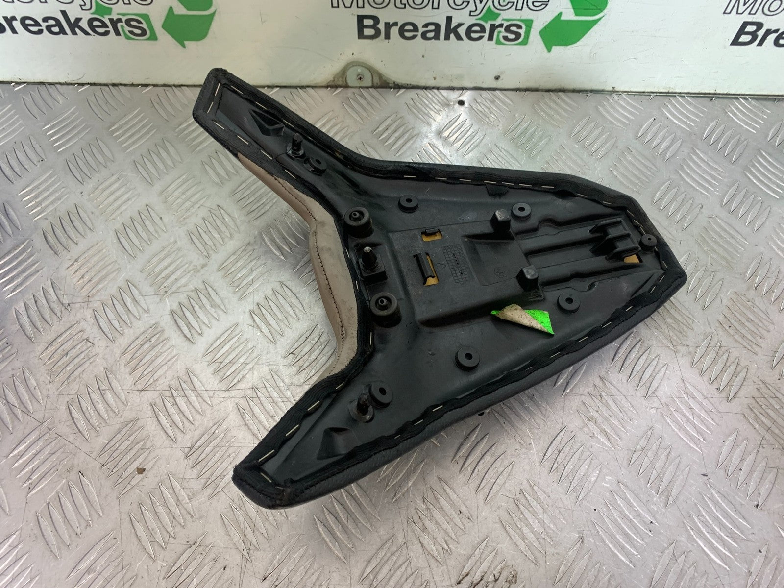 APRILIA TUONO 1000 V4 REAR SEAT   YEAR 2013-2014  (CMB1239)