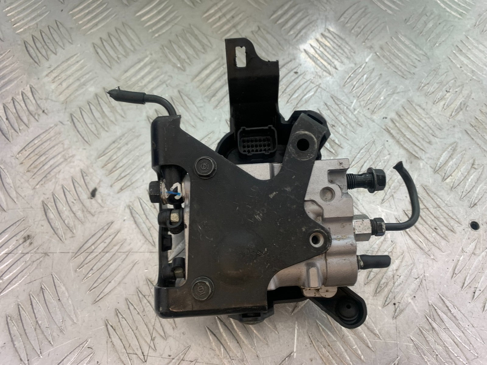 HONDA CBR1000 rr FIREBLADE REAR ABS PUMP YEAR 2012-2016 (CMB1198)