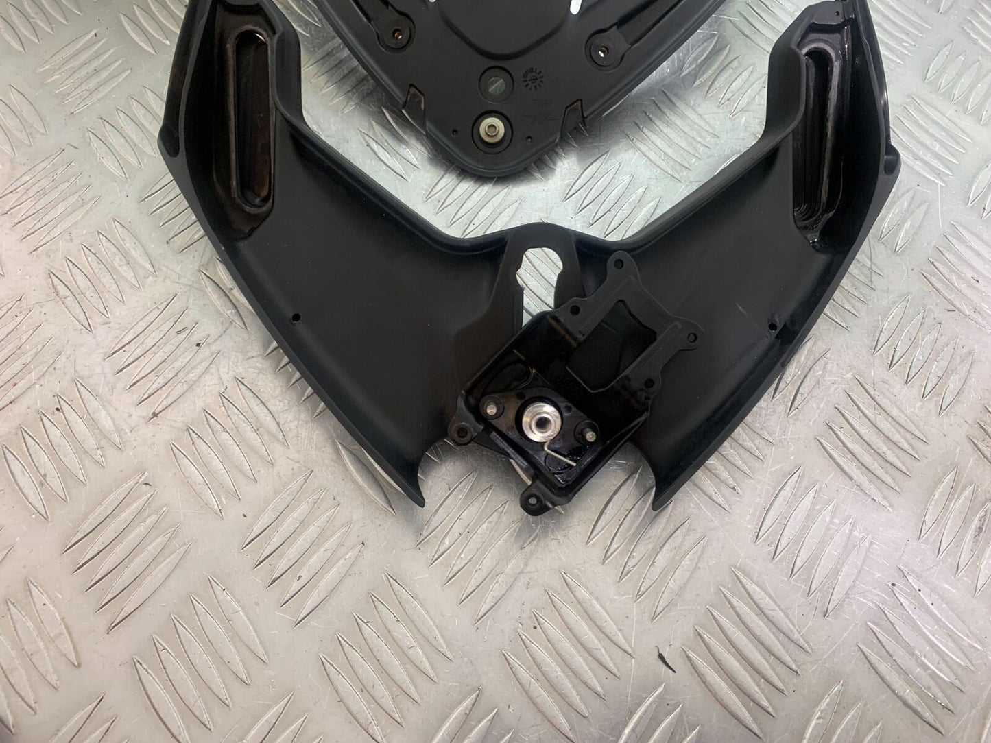 MV AGUSTA TURISMO VELOCE 800 SCREEN INFILLS AND MOUNT   YEAR 2014-17 (CMB1051)