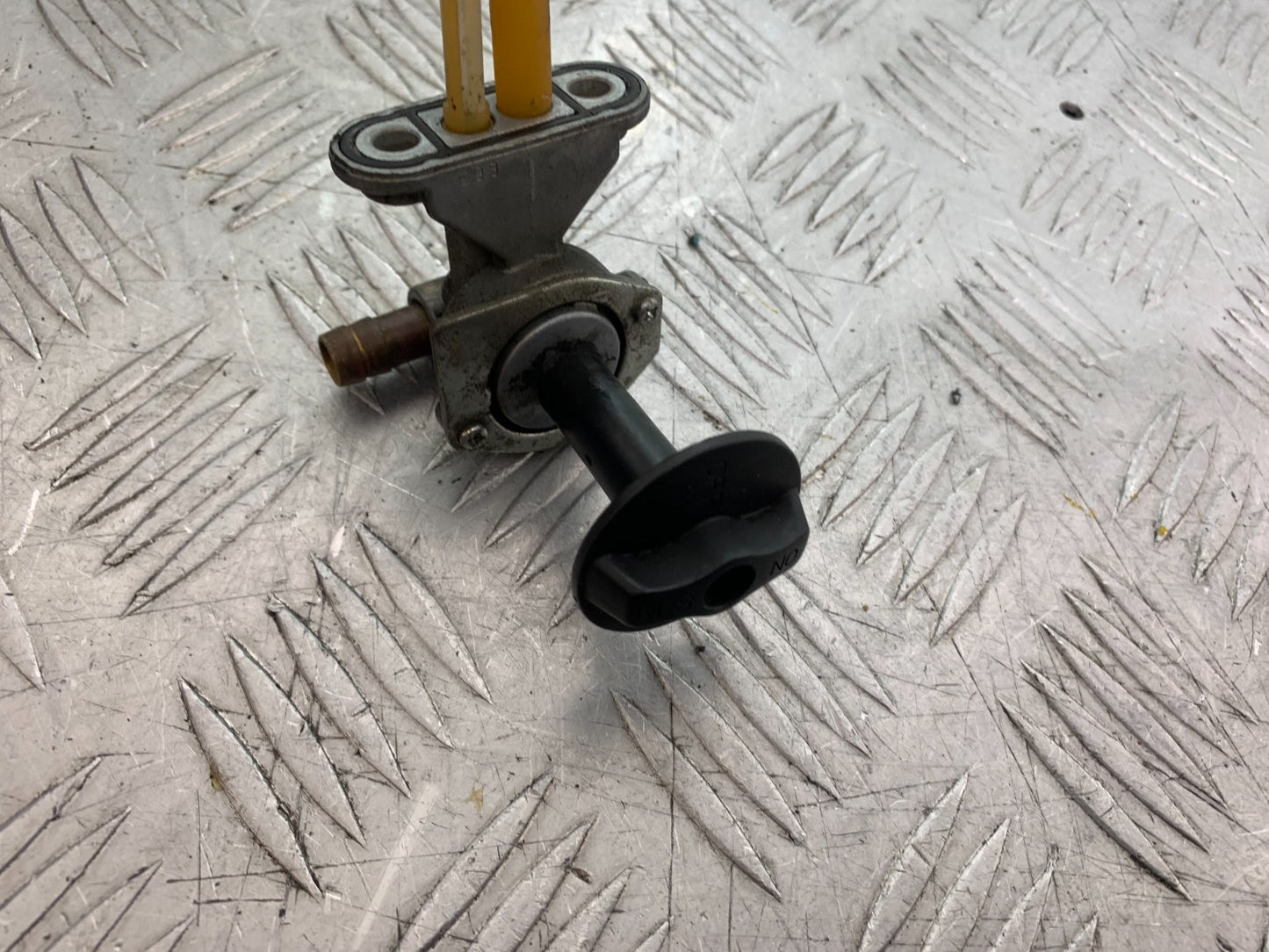 KAWASAKI ZX9R ZX9 R PETROL TAP YEAR 1998-1999 (CMB1329)