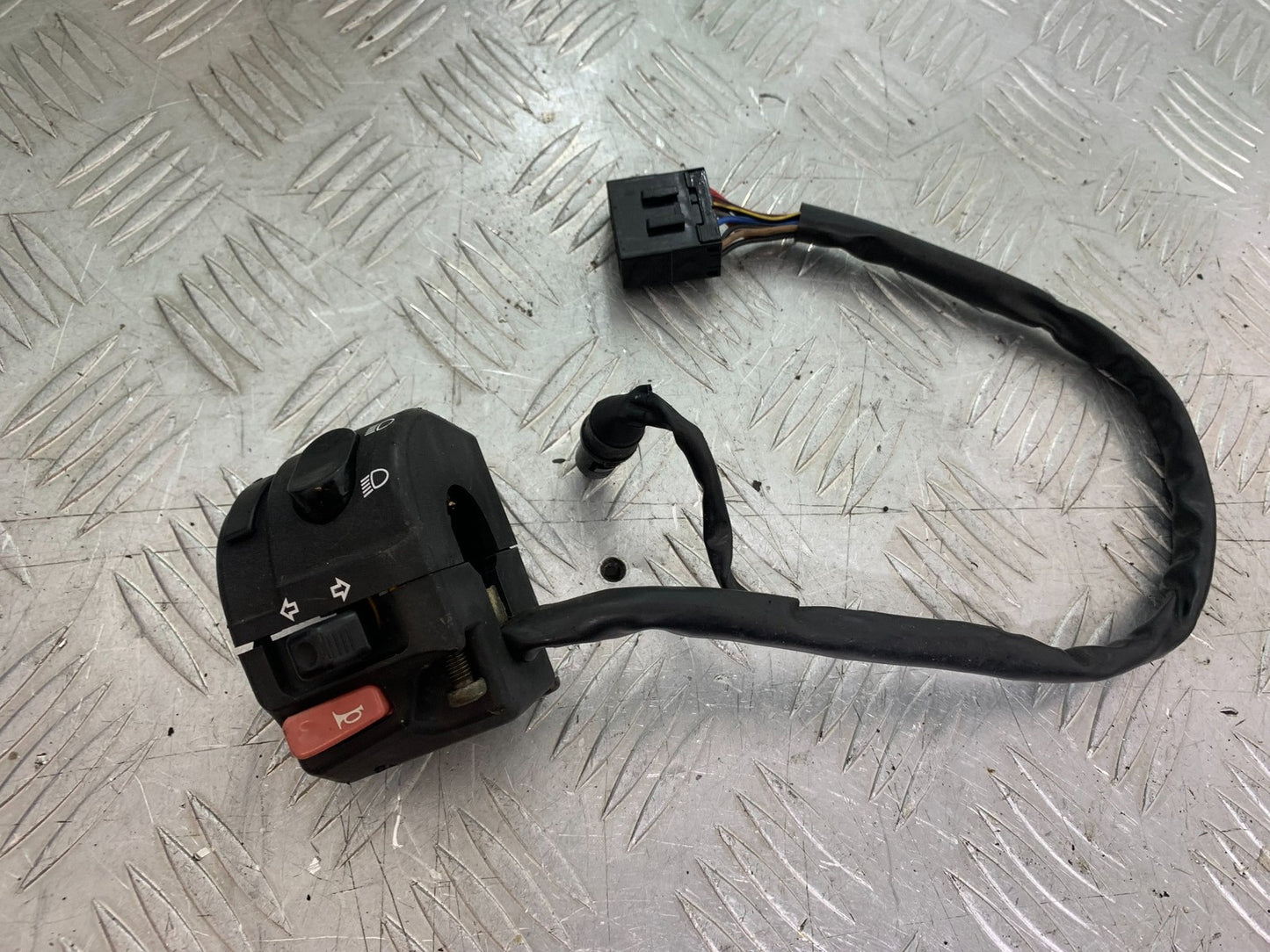 TRIUMPH 955i SPRINT ST LEFT SWITCH GEAR YEAR 1999-04 (CMB1230)