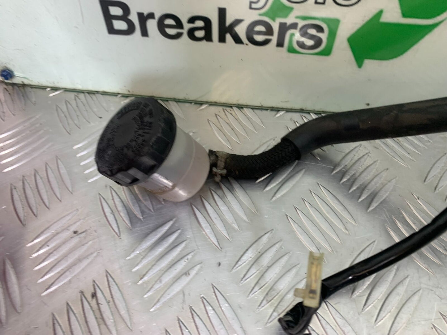 HONDA CBR1100 BLACKBIRD FRONT RIGHT HANGER  YEAR 1999-2005 (CMB1103)