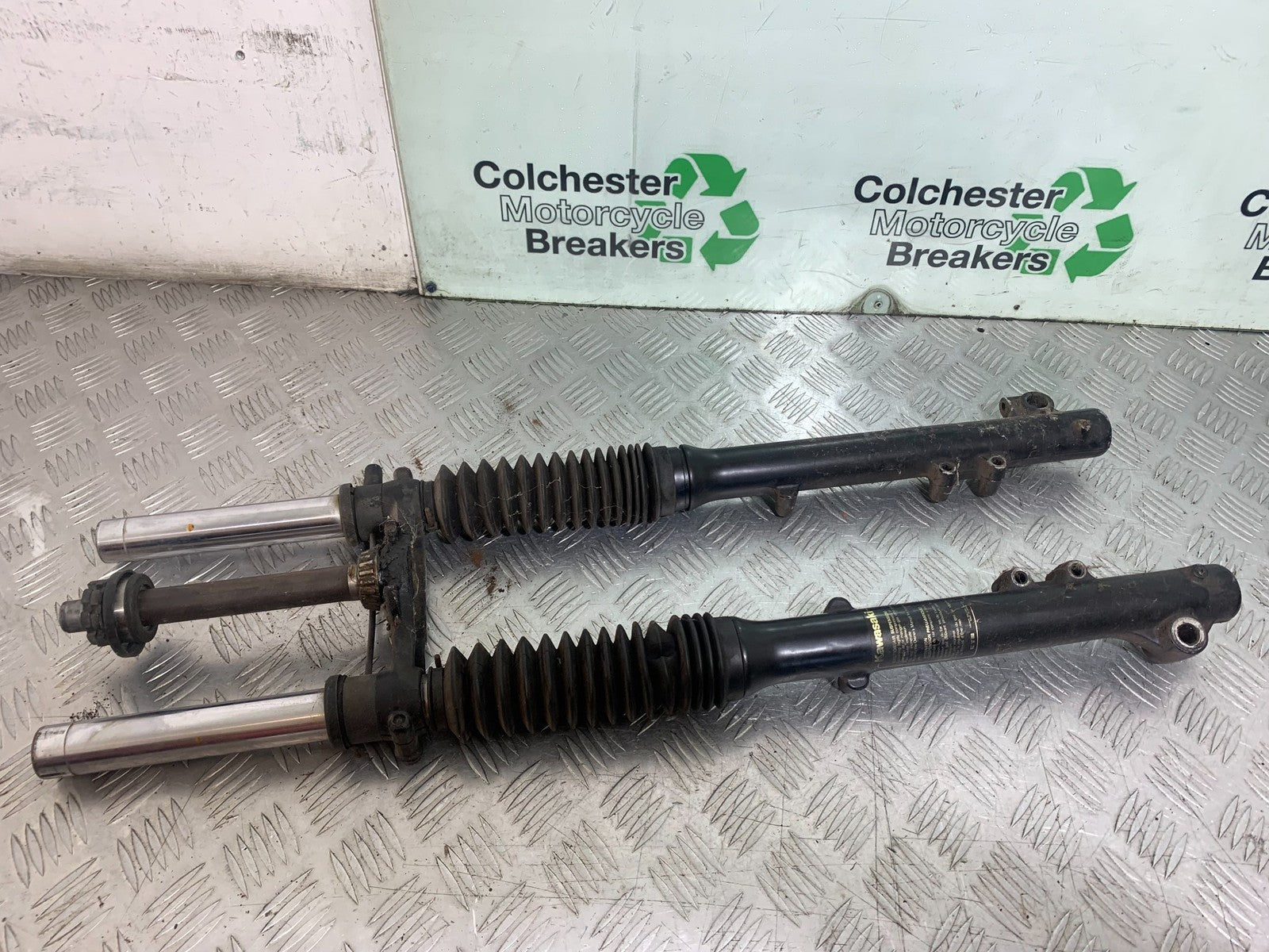 KAWASAKI GT550 GT 550 FORKS  YEAR 1989-1994