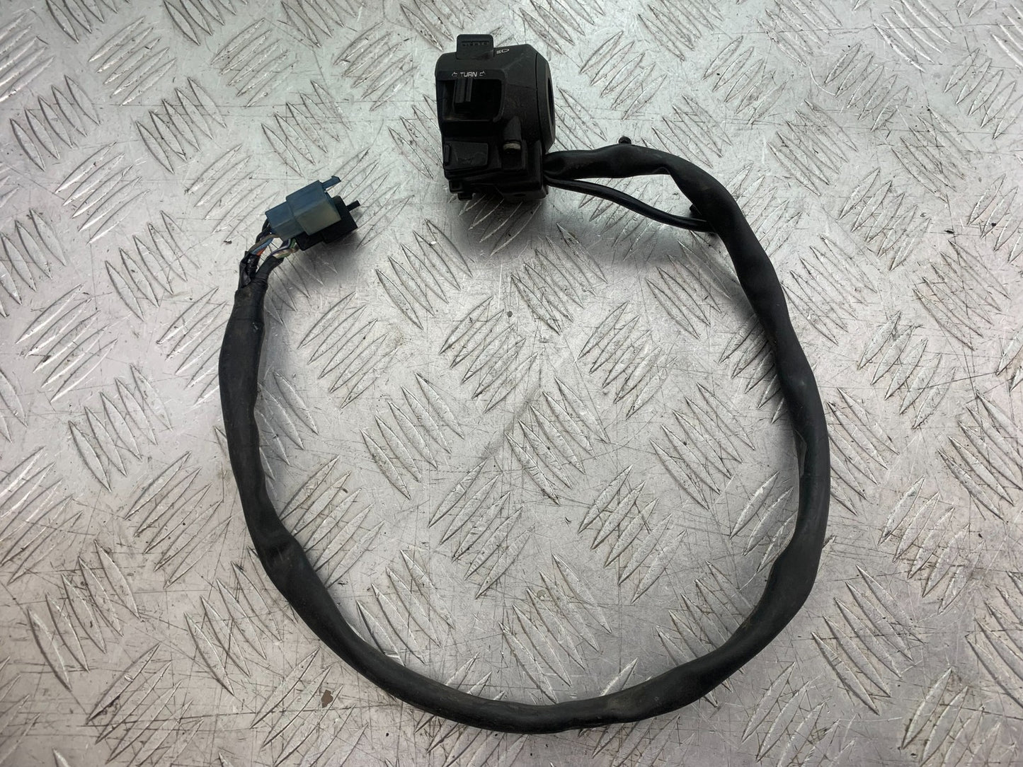 HONDA CBF600 CBF 600 LEFT SWITCH GEAR   YEAR 2004-07  (CMB1305)
