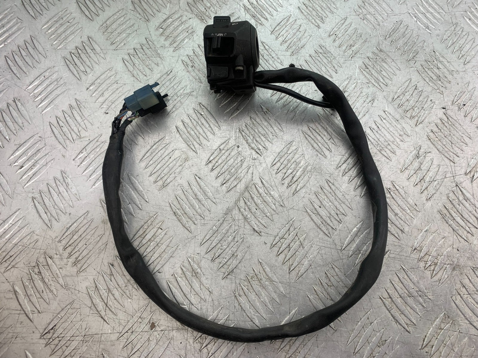 HONDA CBF600 CBF 600 LEFT SWITCH GEAR   YEAR 2004-07  (CMB1305)