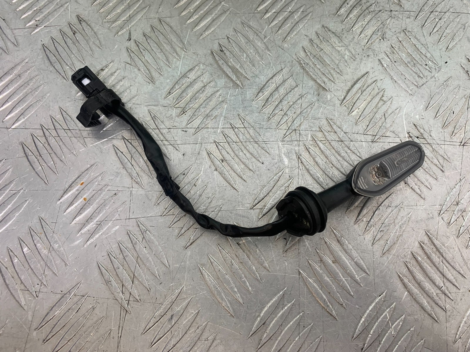 YAMAHA XSR900 XSR 900 1 X FRONT INDICATOR YEAR 2022-2024 (CMB1215)