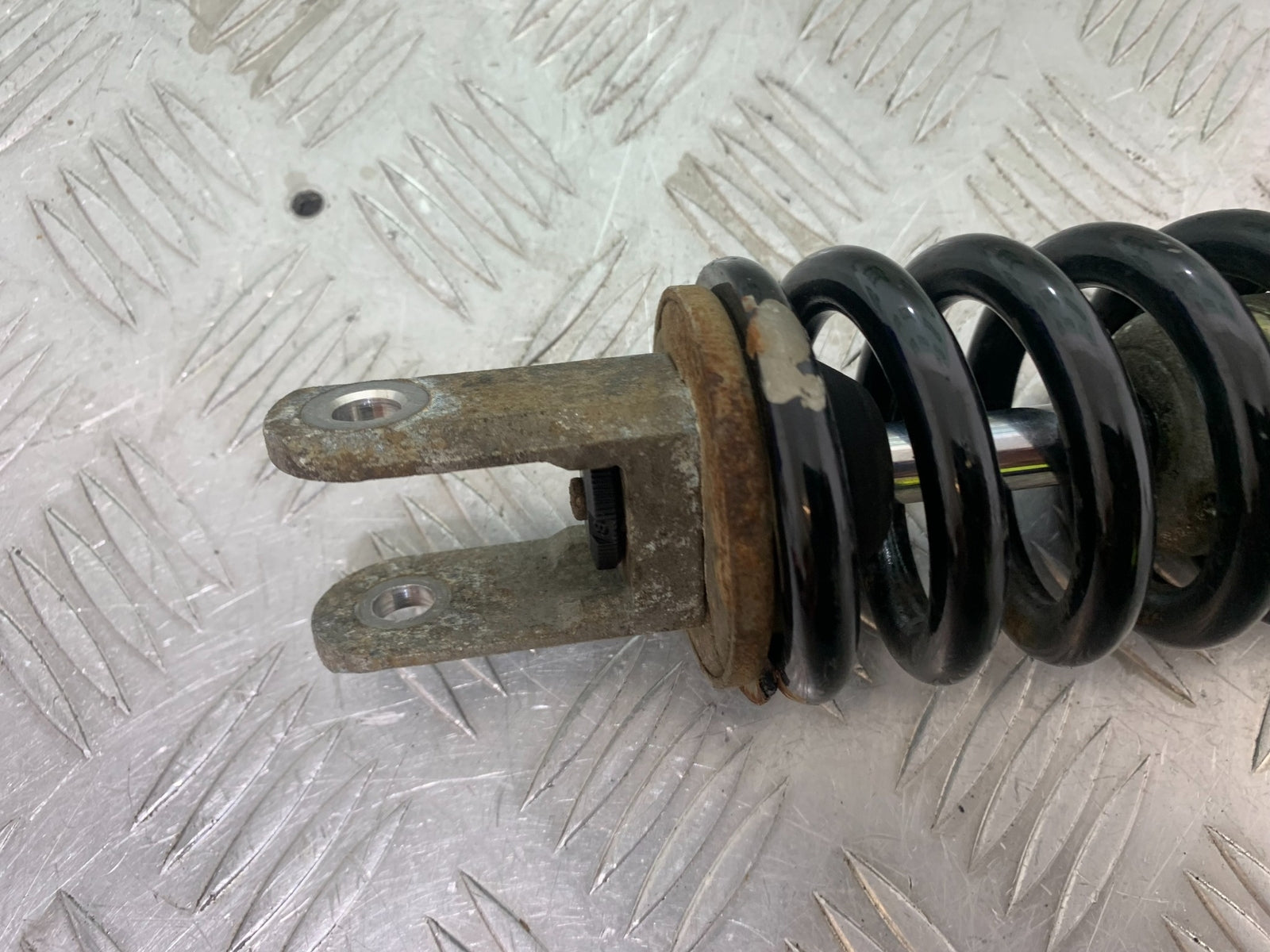 SUZUKI GSF1200  GSF 1200 BANDIT REAR SHOCK   YEAR 1997-2000 (CMB1149)