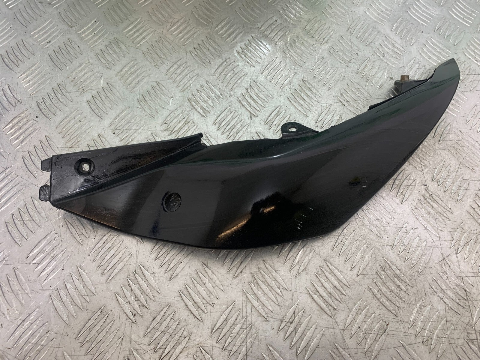 APRILIA 650 PAGASO STRADA LEFT SEAT PANEL   YEAR 2005-2010 (CMB1260)