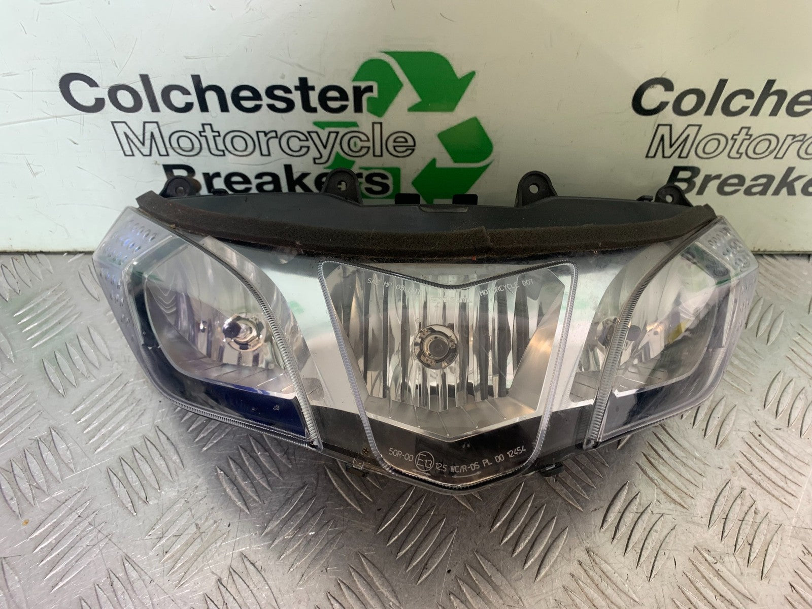 APRILIA RSV4 FACTORY HEADLIGHT   YEAR 2009-2012 (CMB1224)