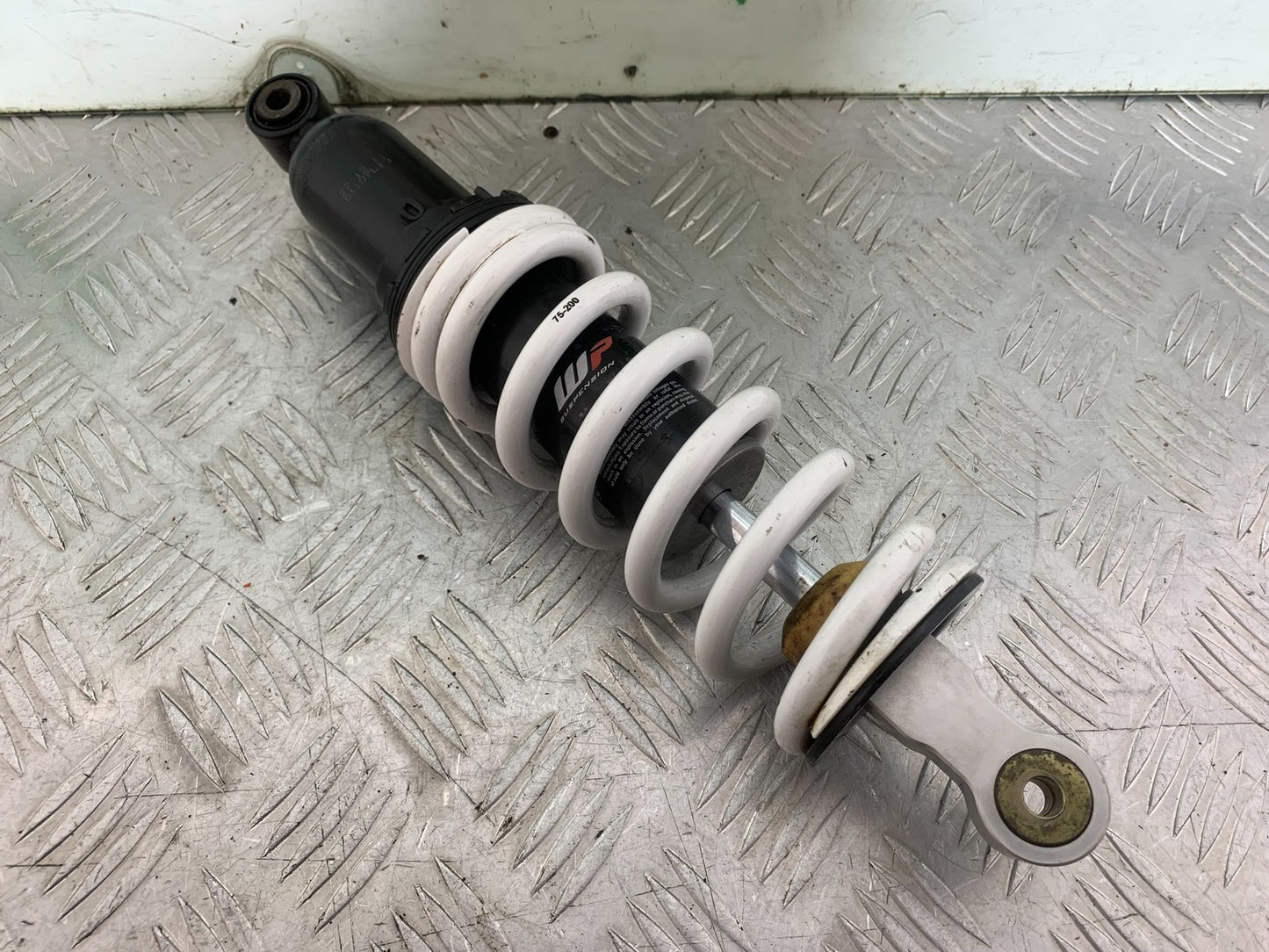 KTM 690 DUKE R LC4 WHITE POWER WP REAR SHOCK YEAR 2012-2015  (CMB1180)