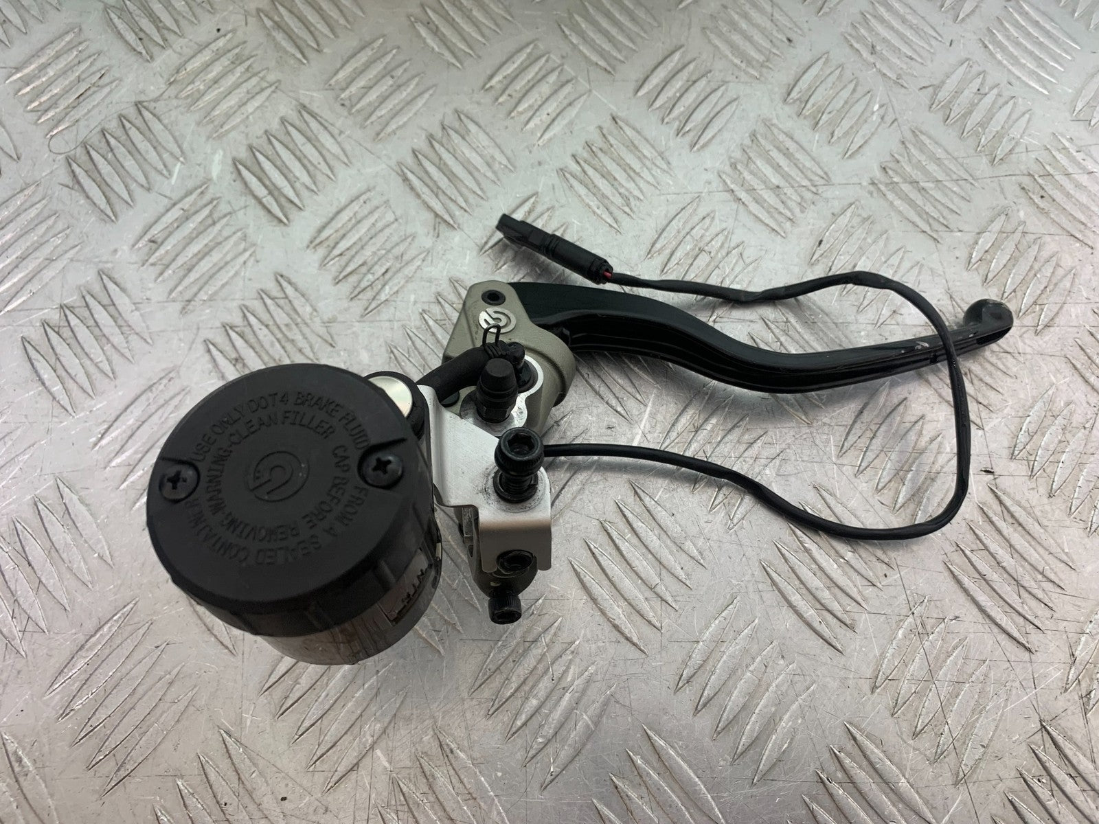 DUCATI 937 MONSTER FRONT MASTER CYLINDER  YEAR 2021-2024 (CMB1270)