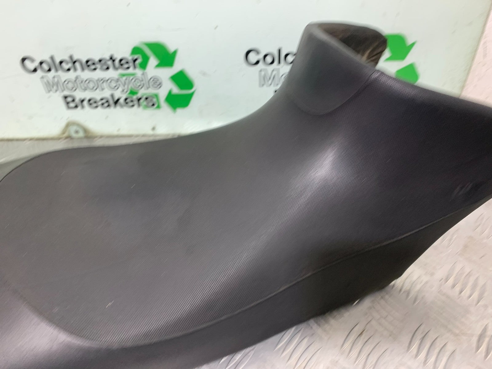HONDA XL125 VARADERO SEAT  YEAR 2001-2006  (CMB1304)