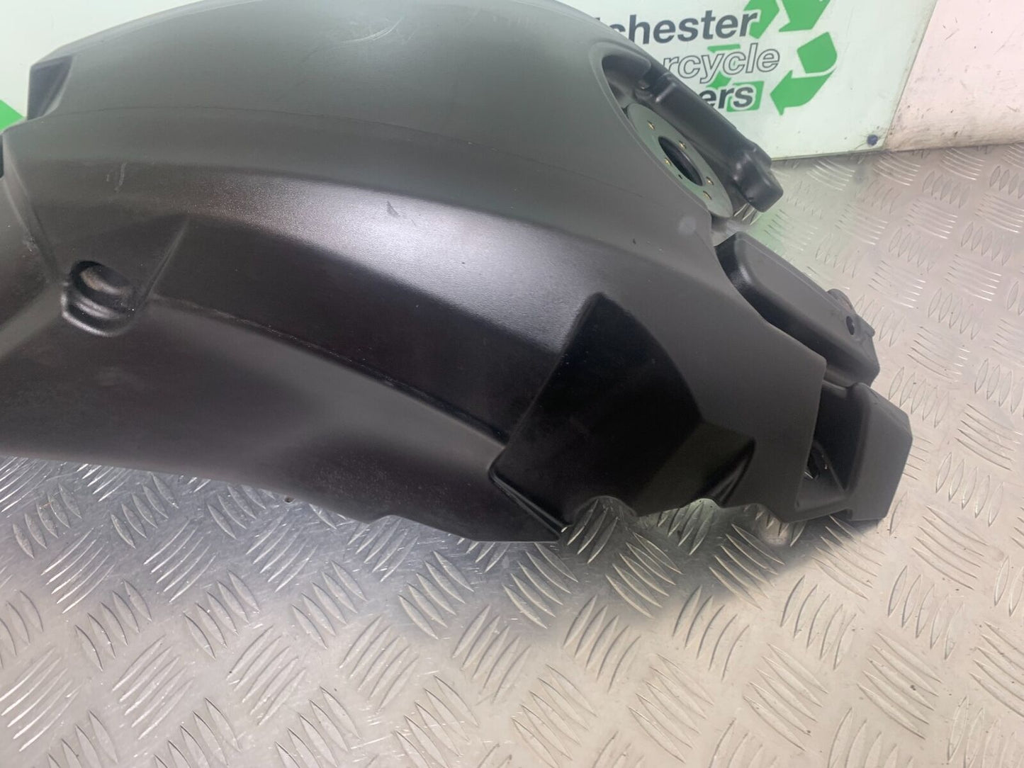 DUCATI DIAVEL 1200 PETROL TANK YEAR 2014-17 (CMB1054)