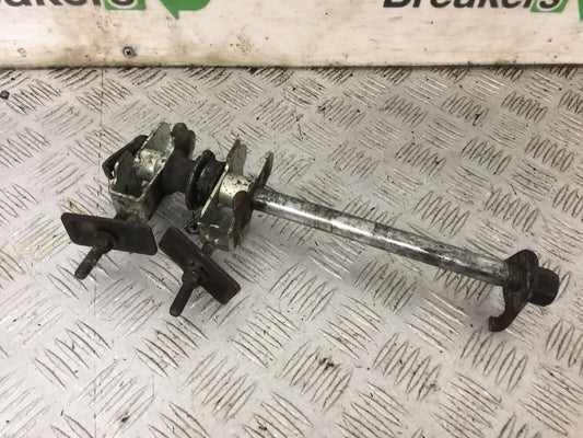 SUZUKI GS500 GS 500 REAR WHEEL SPINDLE   YEAR 2004-09 (STOCK 882)