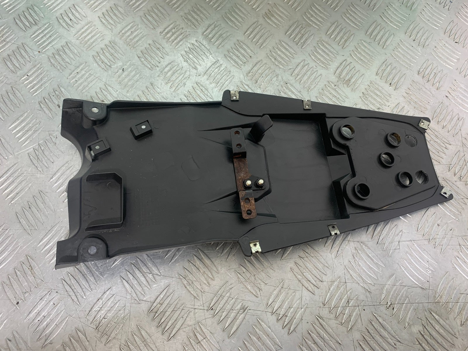 BENELLI BN125 BN 125 UNDERTRAY   YEAR 2018-2021 (CMB1194)