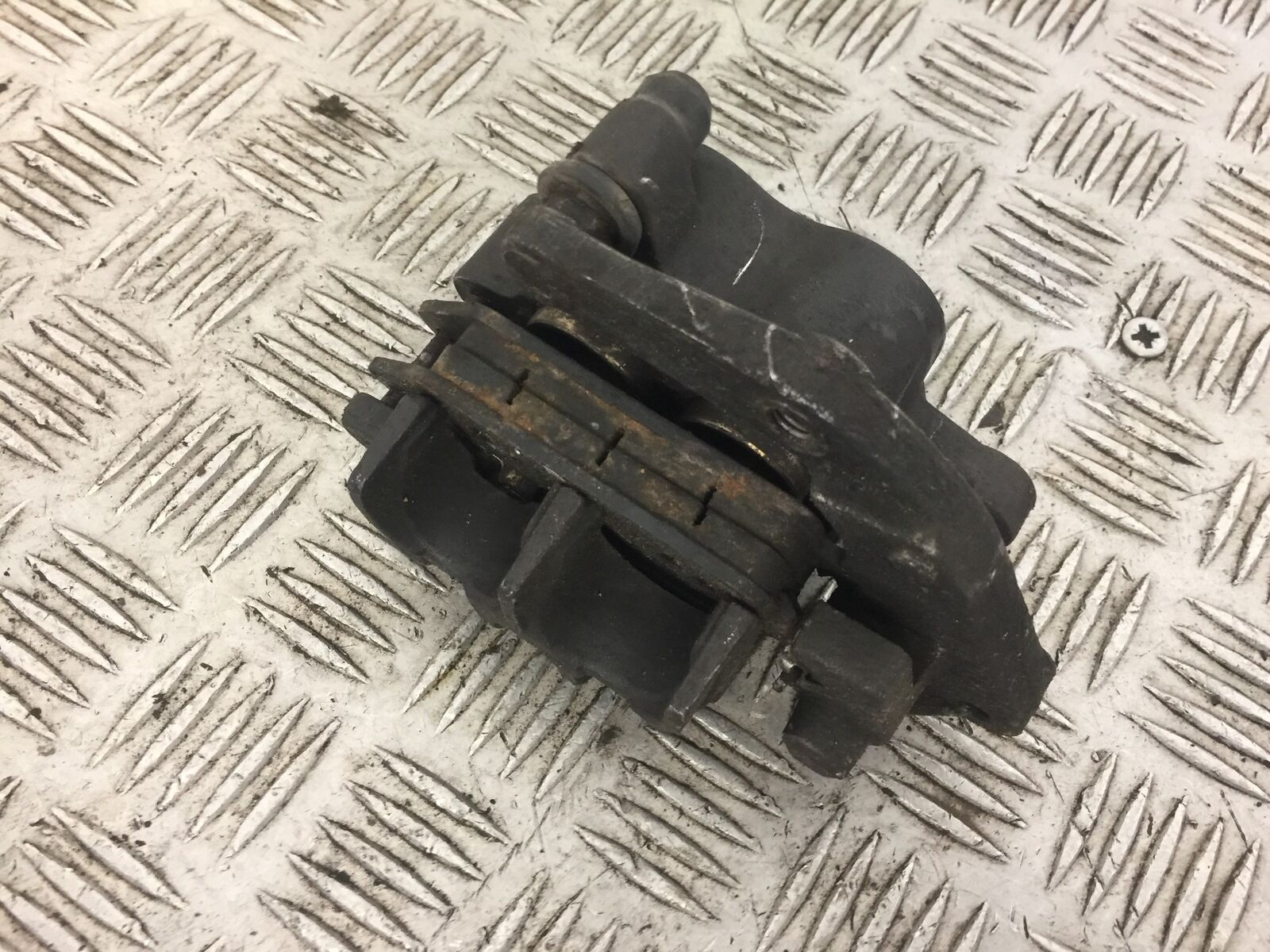 HONDA CB400 CB 400 SUPER FOUR FRONT RIGHT CALIPER YEAR 1996 (STOCK 579)