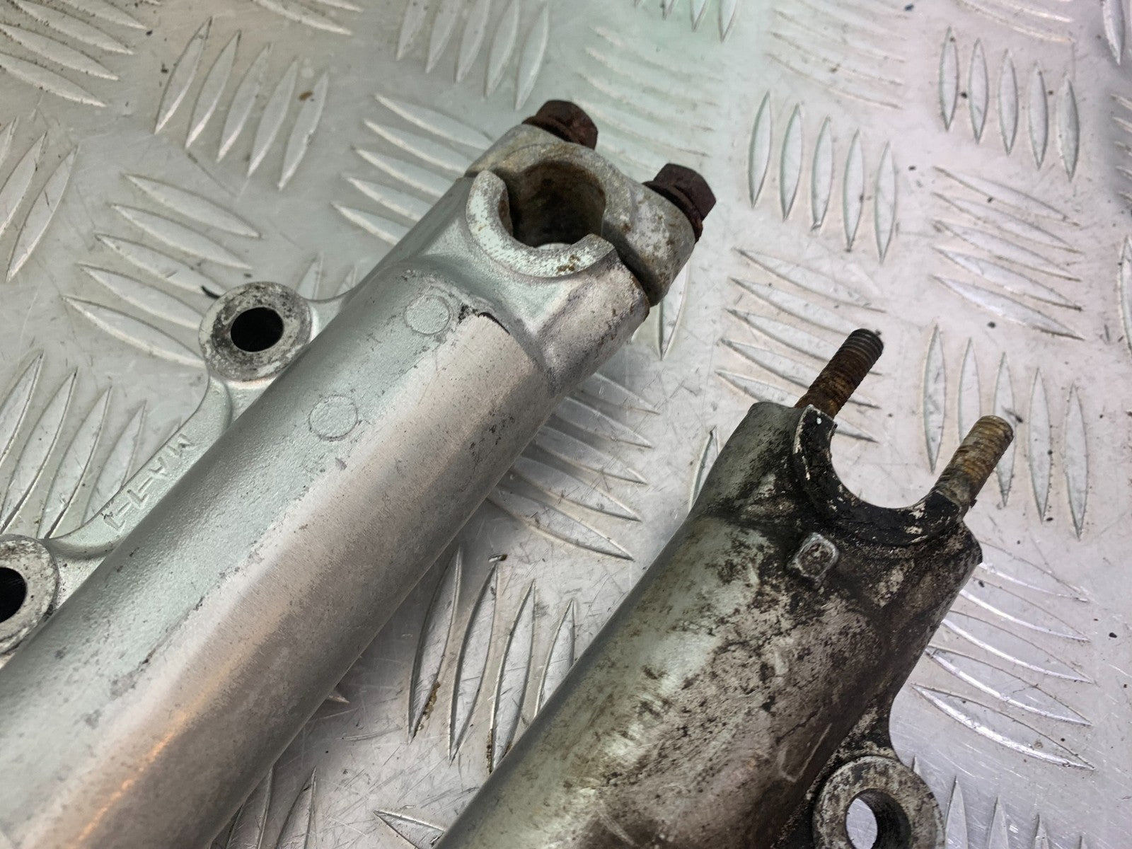 HONDA GL500 GL 500 SILVERWING FORKS YEAR 1981-82  (CMB1168)
