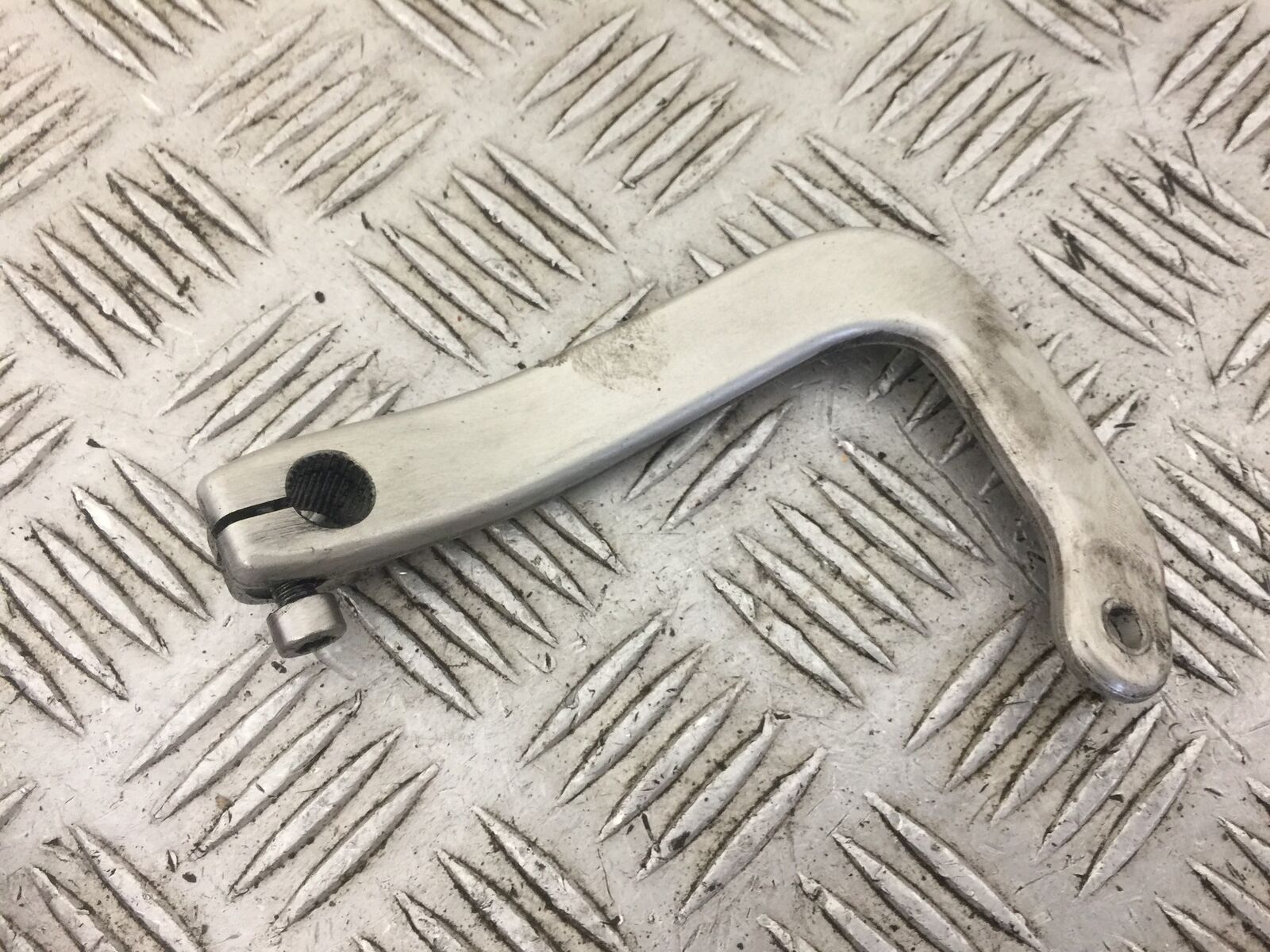 TRIUMPH TT600 TT 600 GEAR LEVER   YEAR 2001 (STOCK 597)