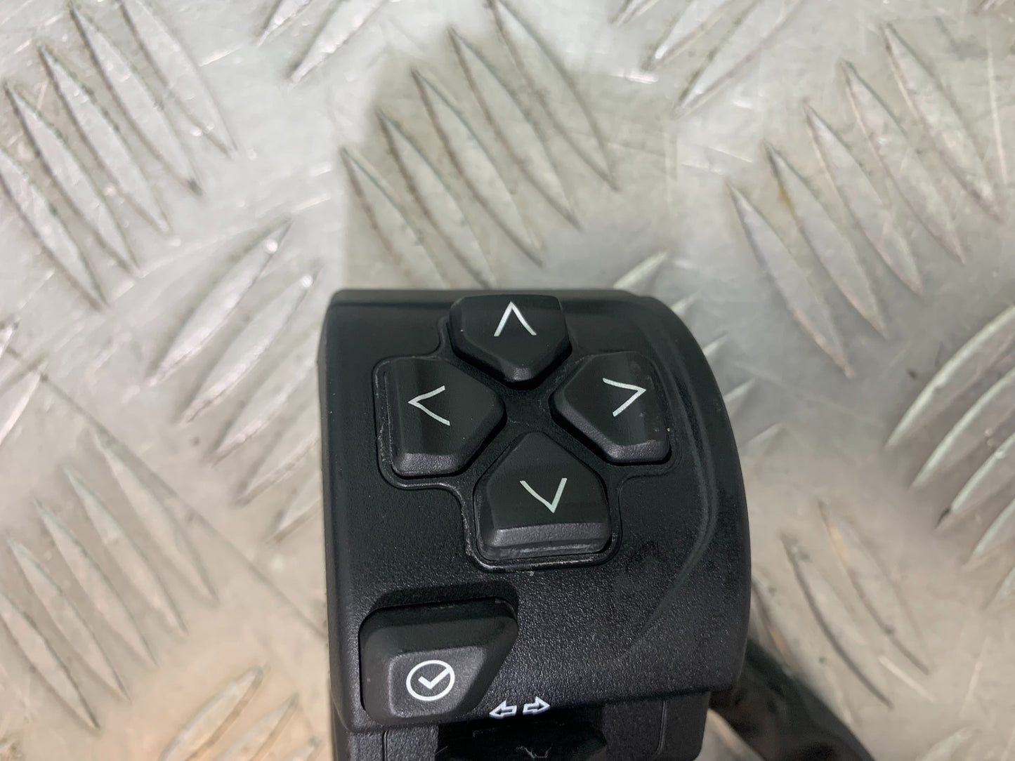 TRIUMPH TRIDENT 660 LEFT SWITCH GEAR   YEAR 2021-2024 (CMB1148)