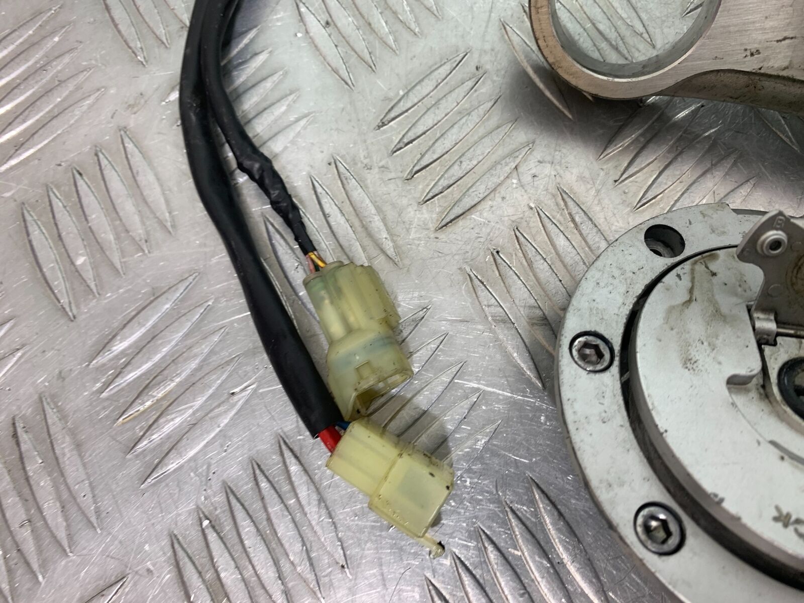 HONDA CBR1100 BLACKBIRD ECU LOCKS KEYS  YEAR 2000 (CMB1103)