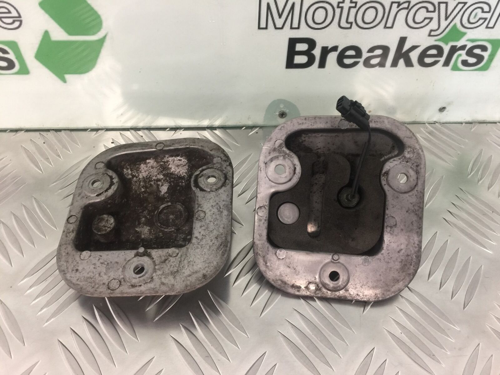 KAWASAKI ZX12R ZX12 R AIRBOX COVERS   YEAR 2000 (STOCK 913)