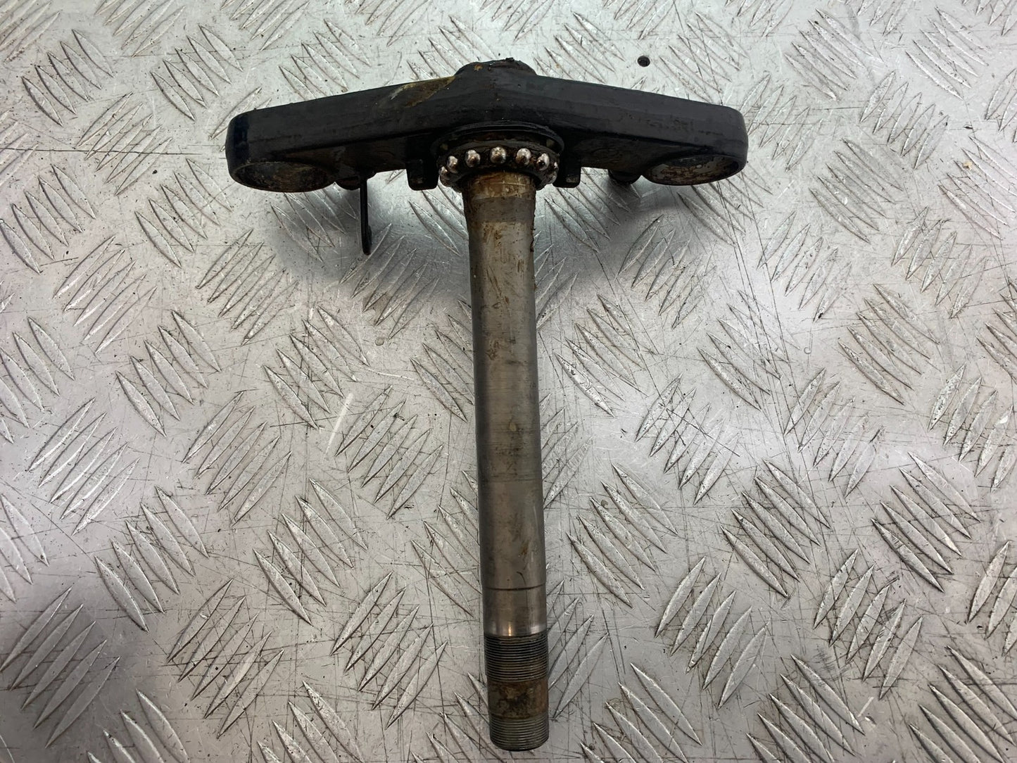 HONDA NT650 V DEAUVILLE BOTTOM YOKE   YEAR 1998-01 (CMB1320)