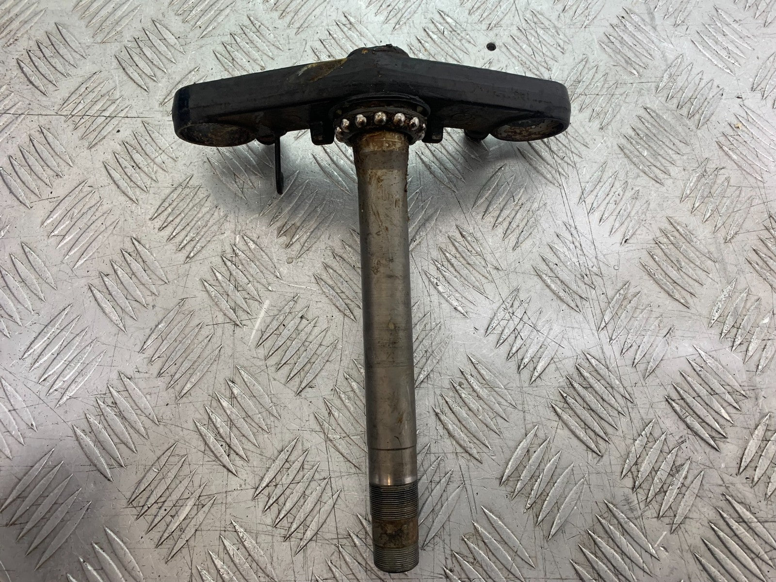 HONDA NT650 V DEAUVILLE BOTTOM YOKE   YEAR 1998-01 (CMB1320)