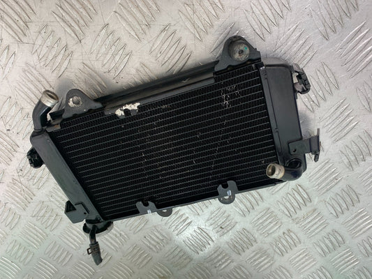 KTM DUKE 125 RADIATOR YEAR 2017-2022 (CMB1274)