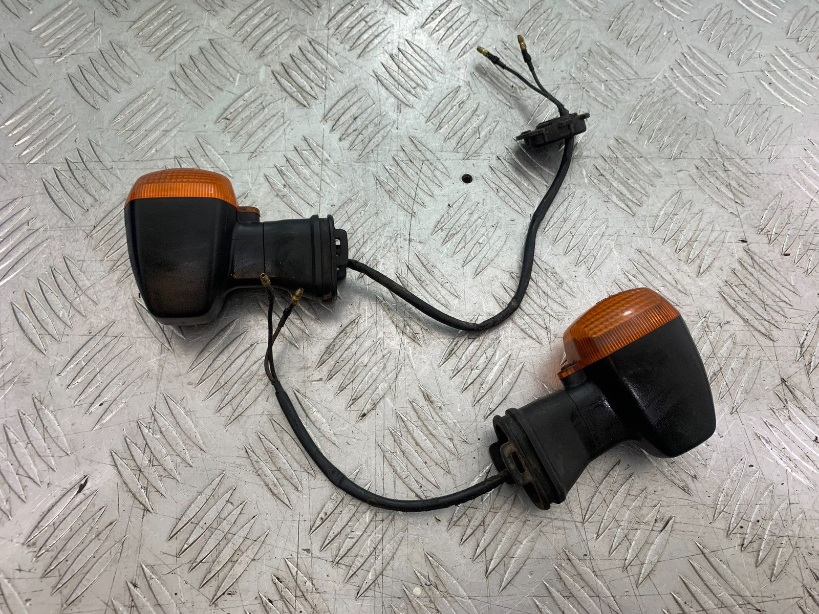 YAMAHA FZS1000 FAZER 2X INDICATORS  YEAR 2001-05 (CMB1275)