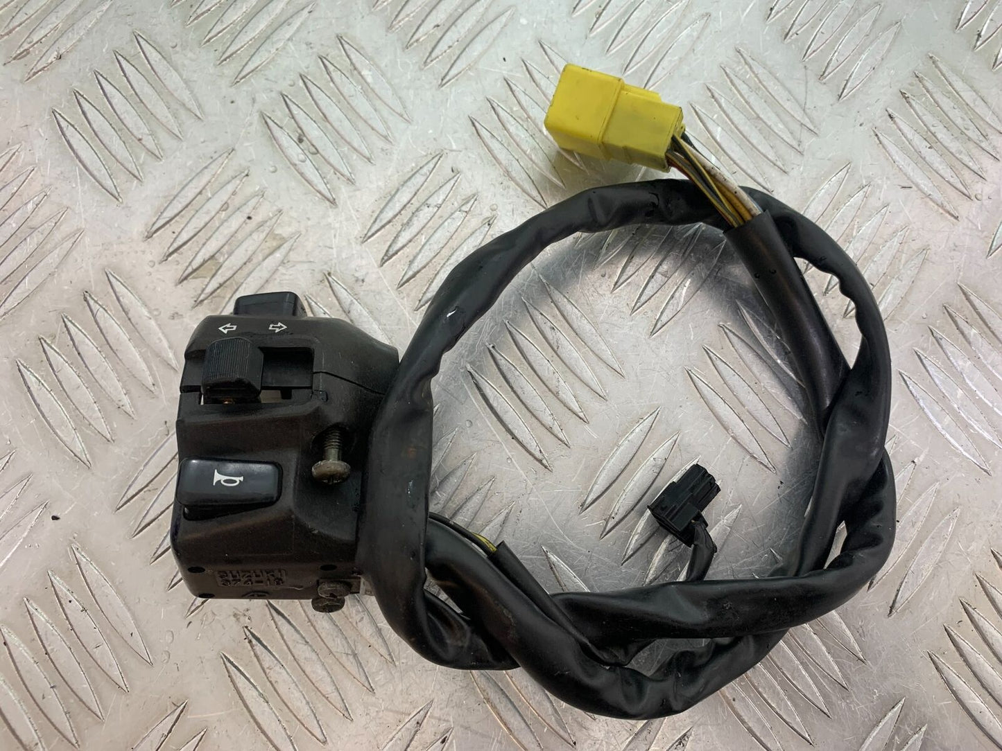 SUZUKI SV650 SV 650 mk1 LEFT SWITCH GEAR  YEAR 1999-2002 (CMB1036)