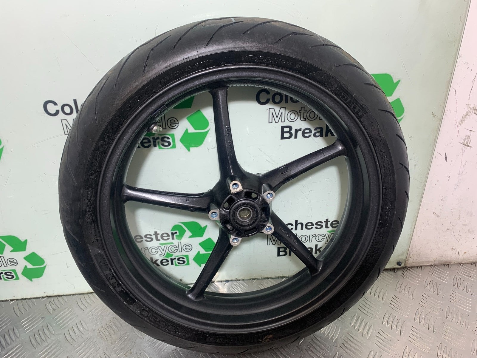 TRIUMPH 675 STREET TRIPLE R FRONT WHEEL  YEAR 2013 - 2016 (CMB1221)