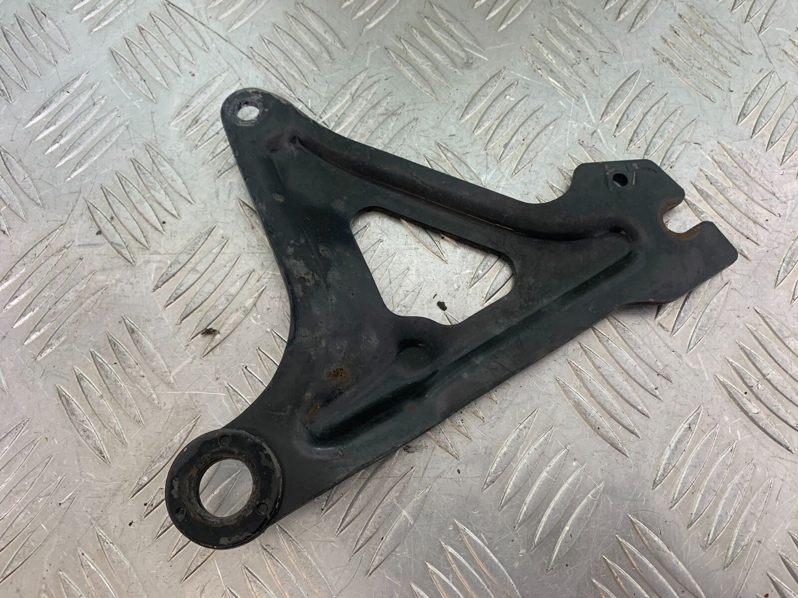 YAMAHA XS1100 MIDNIGHT SPECIAL REAR CALIPER BRACKET  YEAR 1980-1982 (CMB1122)